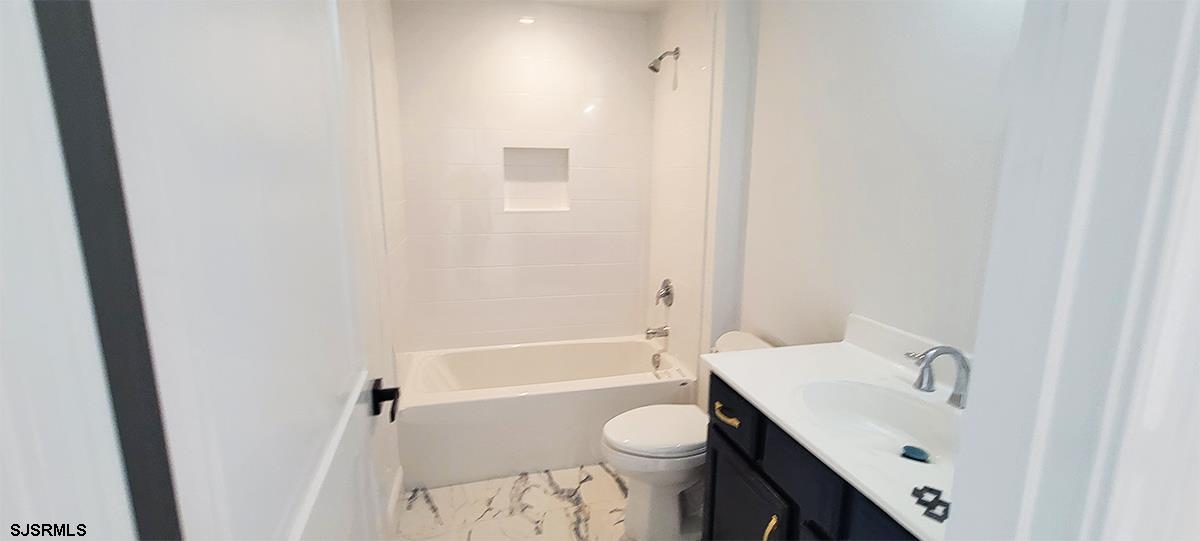 Egg Harbor Township, New Jersey 08234, United States, 4 Bedrooms Bedrooms, ,3 BathroomsBathrooms,Residential,Pending,72491