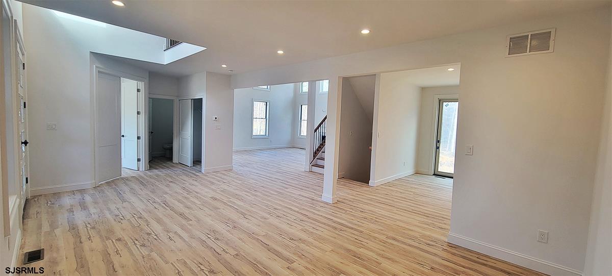 Egg Harbor Township, New Jersey 08234, United States, 4 Bedrooms Bedrooms, ,3 BathroomsBathrooms,Residential,Pending,72491
