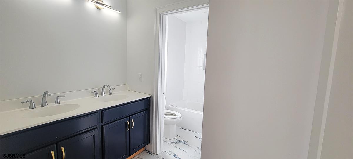 Egg Harbor Township, New Jersey 08234, United States, 4 Bedrooms Bedrooms, ,3 BathroomsBathrooms,Residential,Pending,72491