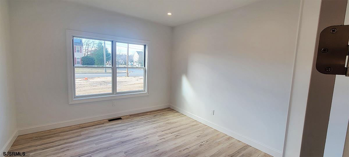 Egg Harbor Township, New Jersey 08234, United States, 4 Bedrooms Bedrooms, ,3 BathroomsBathrooms,Residential,Pending,72491