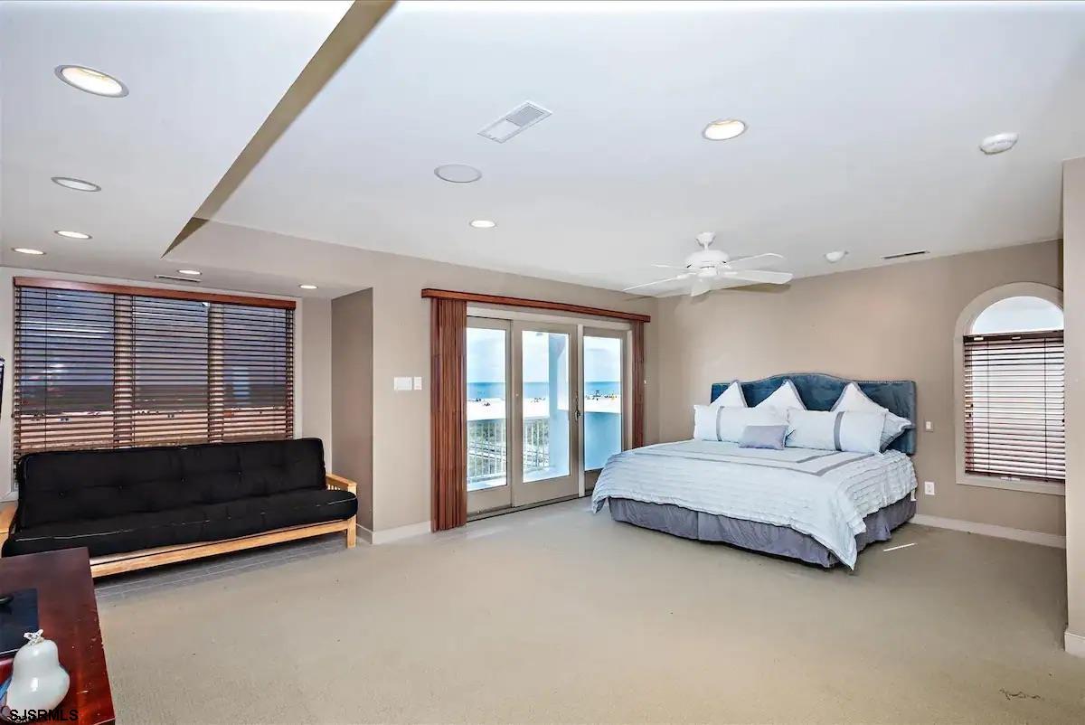 Atlantic City, New Jersey 08401, United States, 4 Bedrooms Bedrooms, ,4 BathroomsBathrooms,Residential,Active,254427