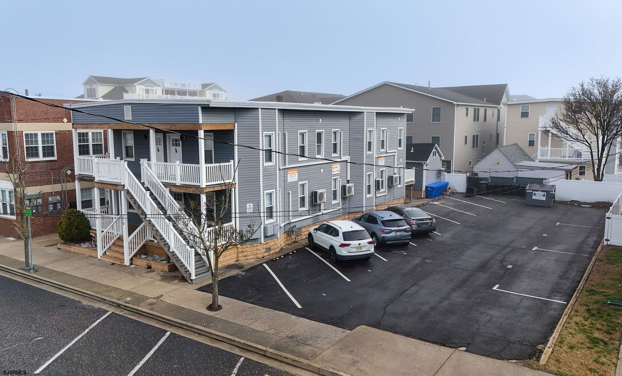 217-221 E Burk