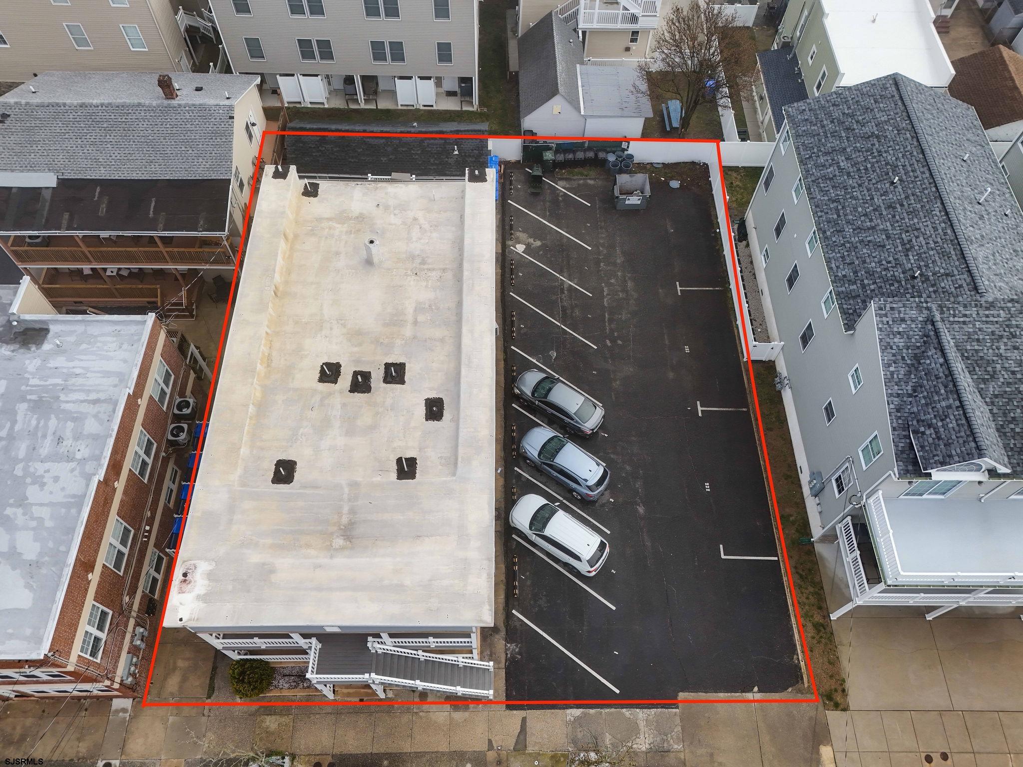217-221 E Burk