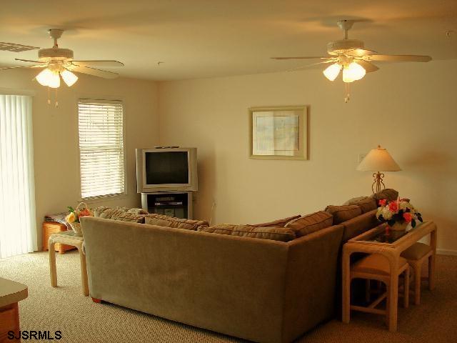 Wildwood, New Jersey 08260, United States, 3 Bedrooms Bedrooms, ,3 BathroomsBathrooms,Residential,Active,239563