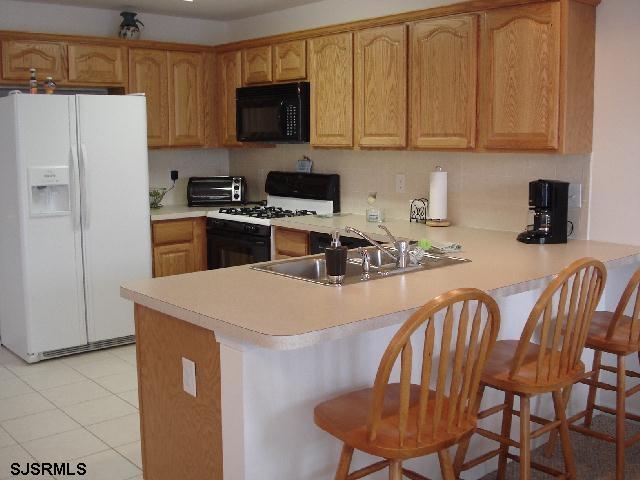 Wildwood, New Jersey 08260, United States, 3 Bedrooms Bedrooms, ,3 BathroomsBathrooms,Residential,Active,239563