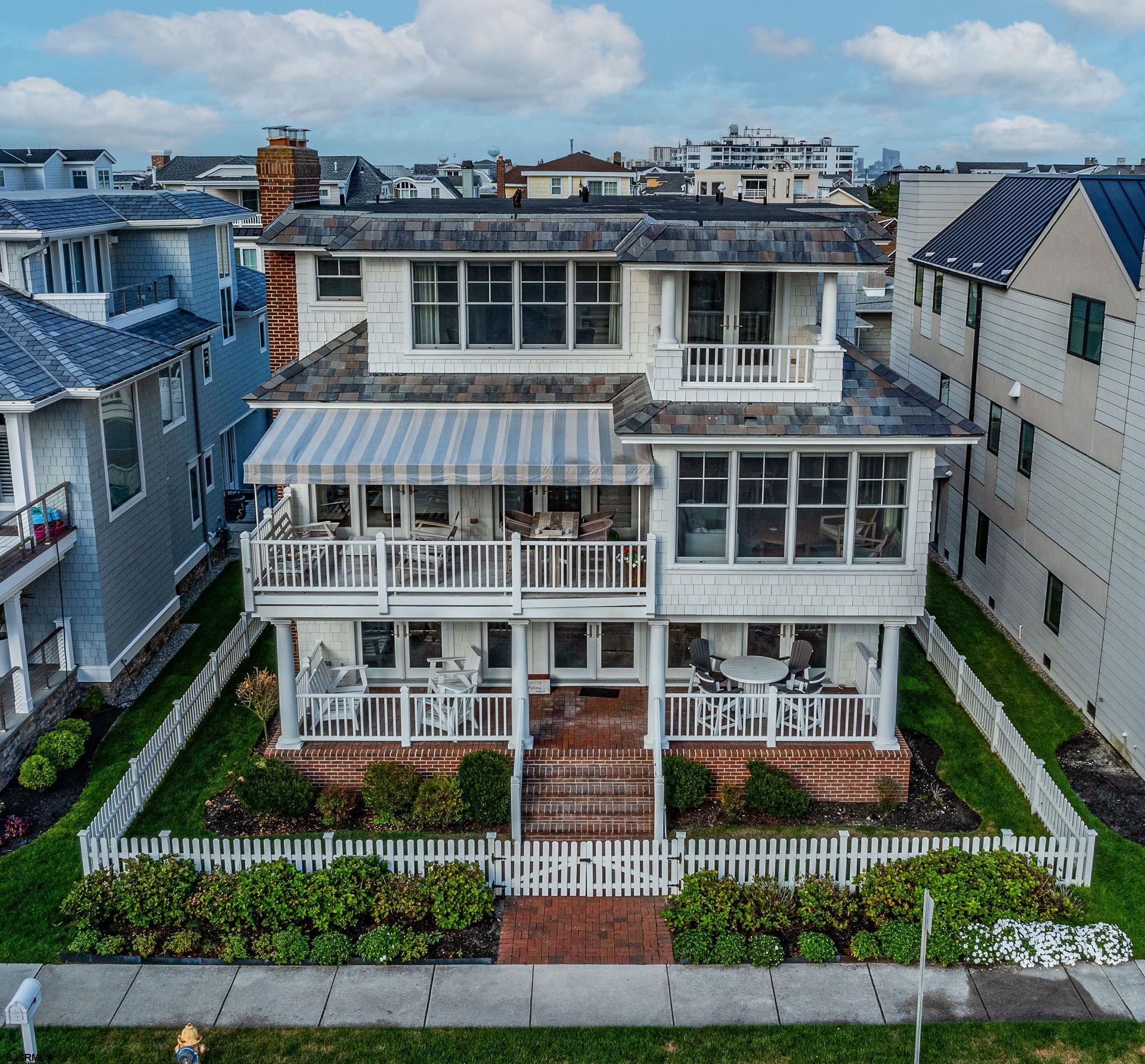 109 S 11th Ave