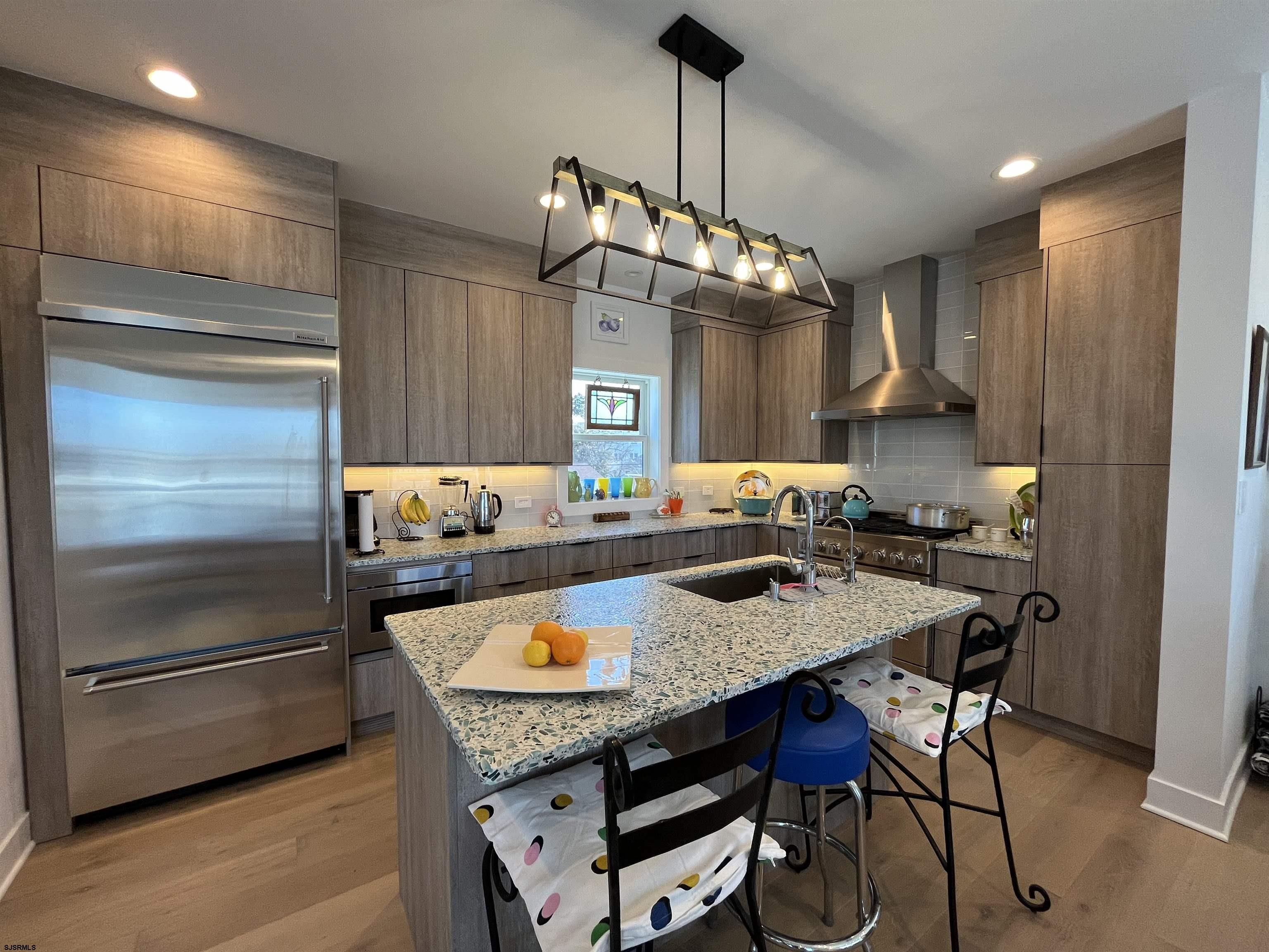 Atlantic City, New Jersey 08401, United States, 3 Bedrooms Bedrooms, ,3 BathroomsBathrooms,Residential,Active,82330