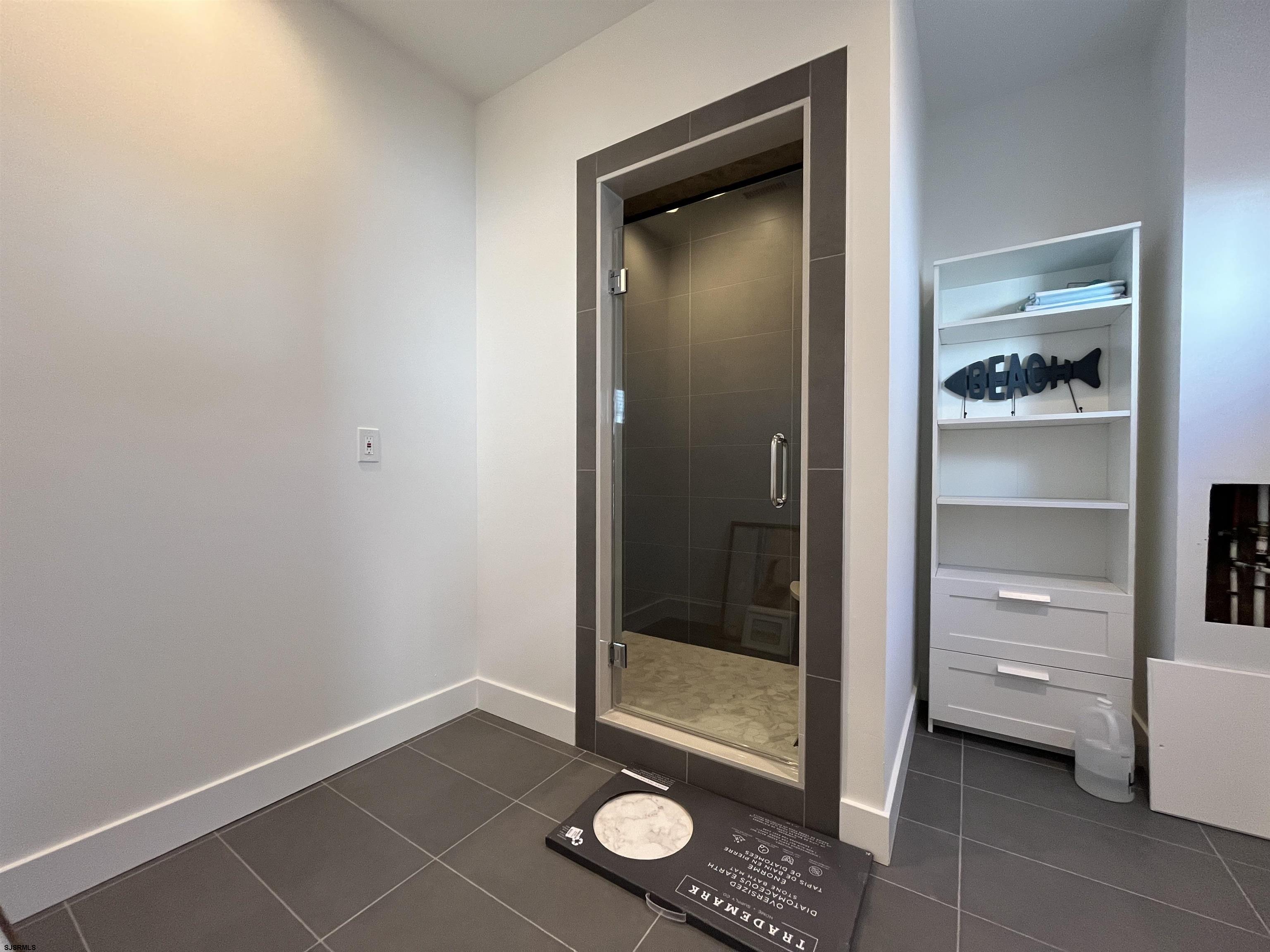 Atlantic City, New Jersey 08401, United States, 3 Bedrooms Bedrooms, ,3 BathroomsBathrooms,Residential,Active,82330