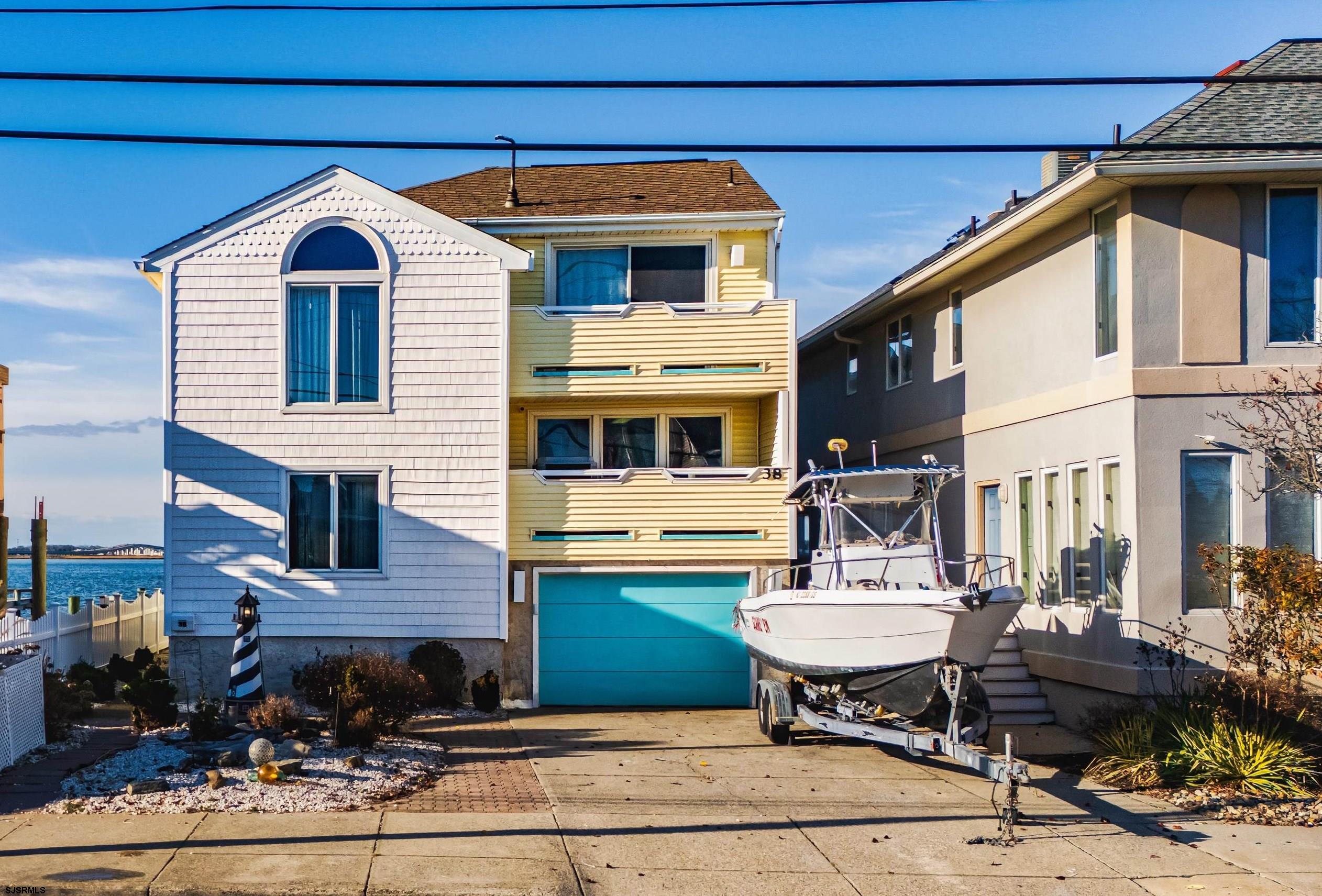 38 Bay Ave Ave