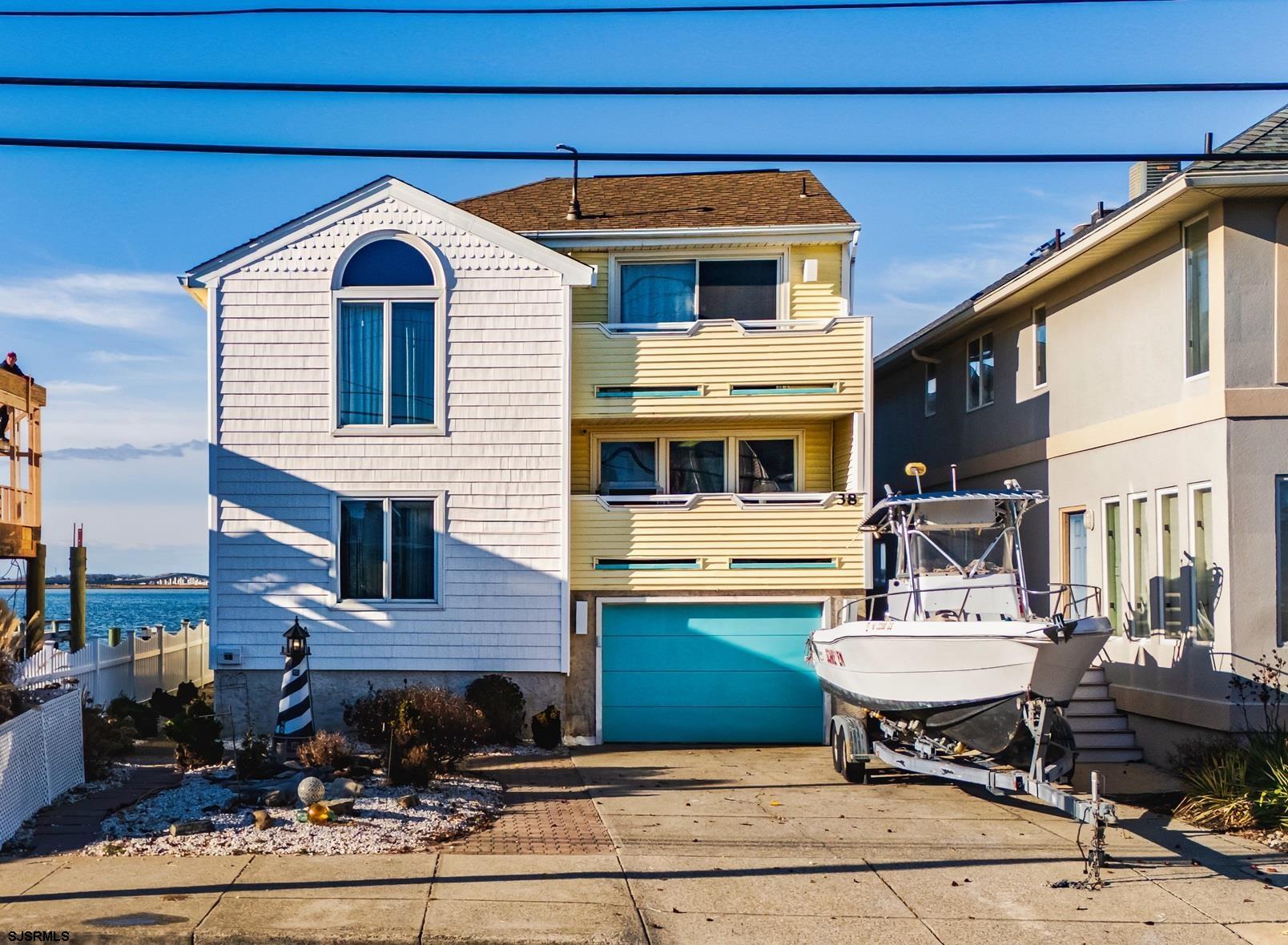 38 Bay Ave Ave