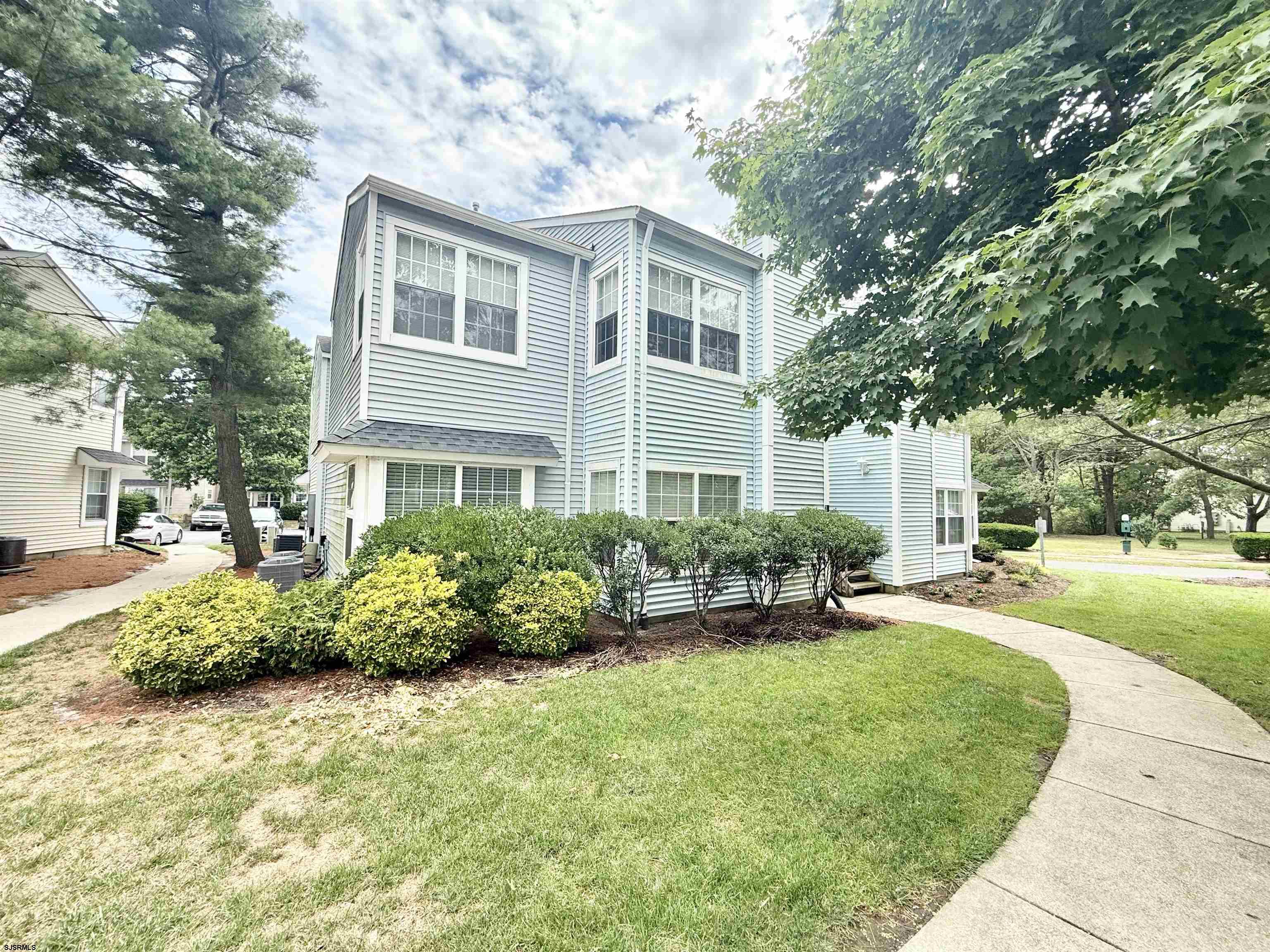 Photo 1 of 16 — 156 DRIFTWOOD CT, Smithville, NJ 08205
