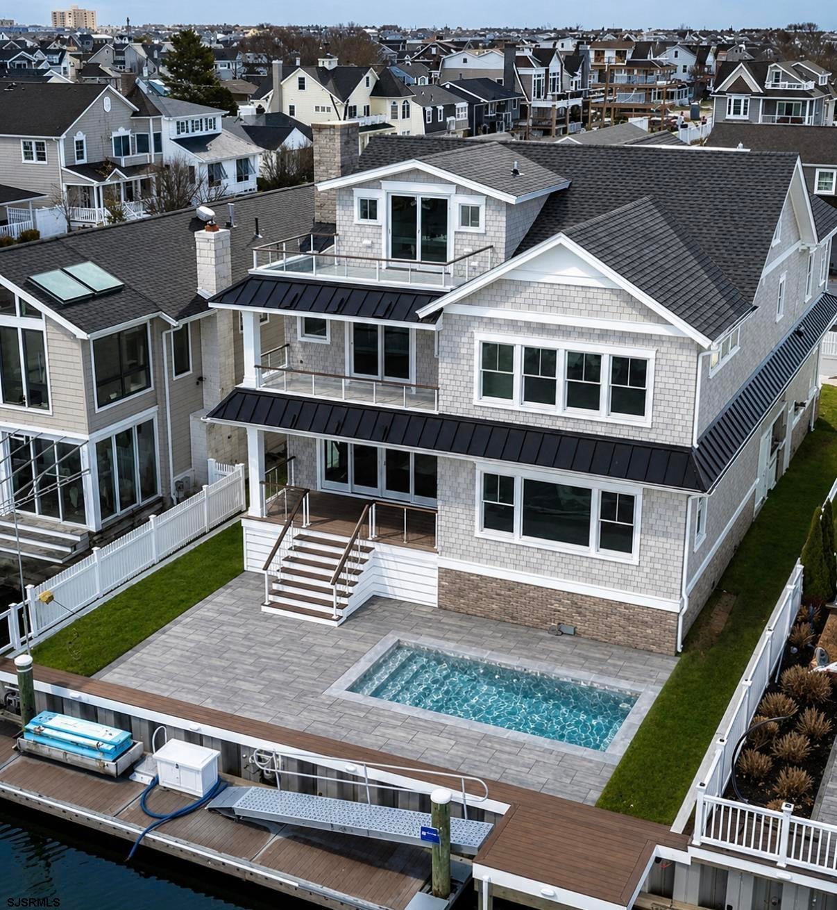 4 Grenada Ln