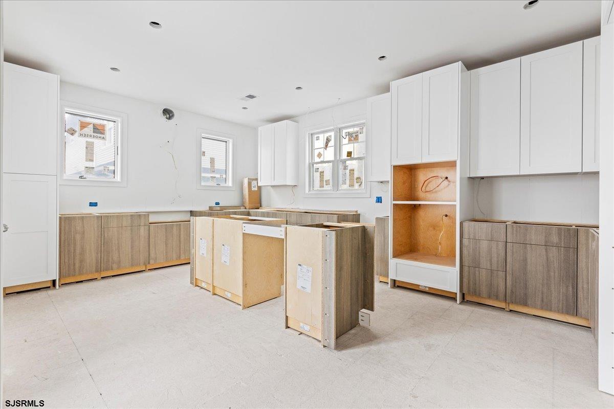 Longport, New Jersey 08403, United States, 6 Bedrooms Bedrooms, ,5 BathroomsBathrooms,Residential,Active,61072