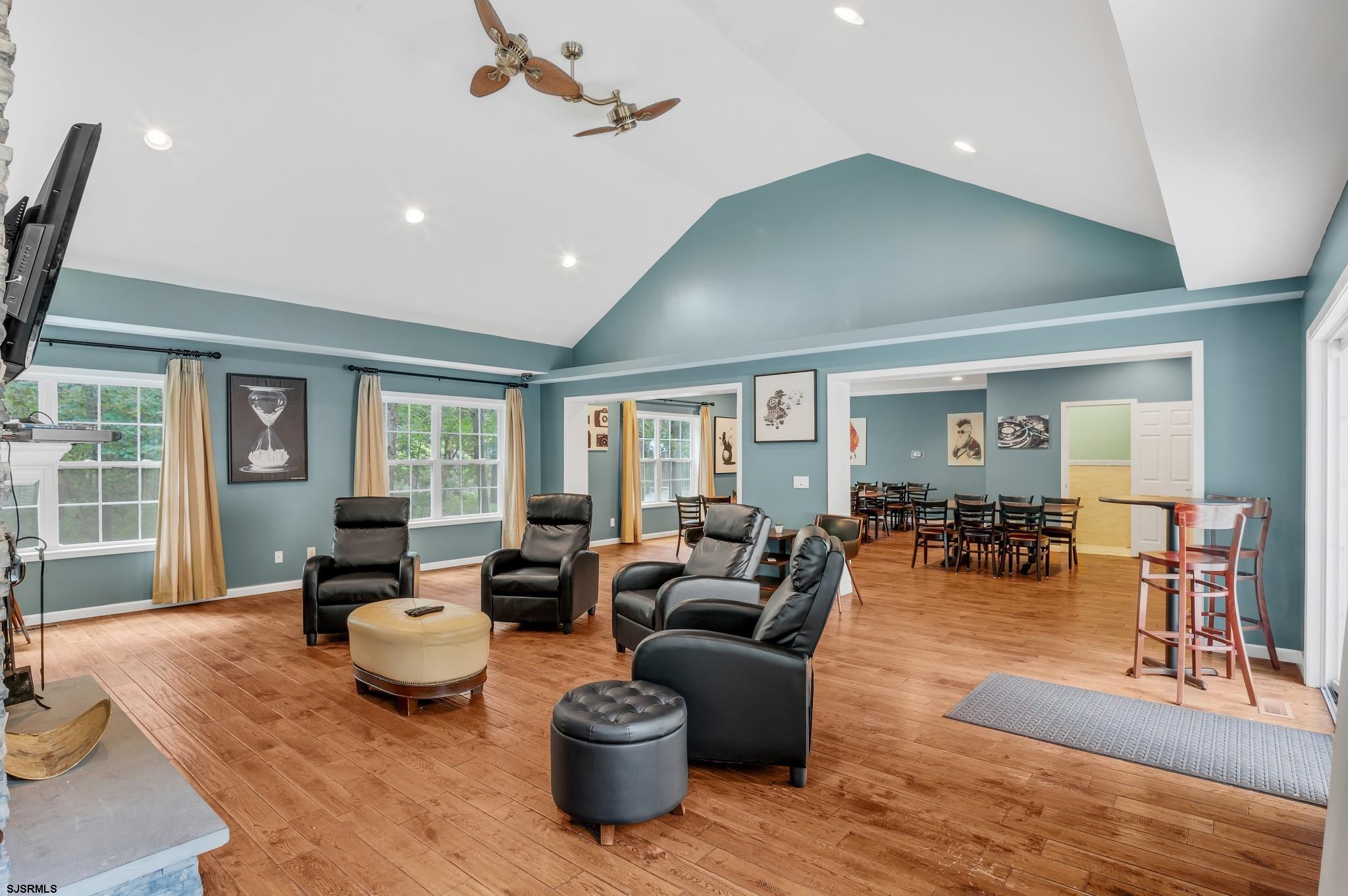 Egg Harbor Township, New Jersey 08234, United States, 8 Bedrooms Bedrooms, ,6 BathroomsBathrooms,Residential,Active,233198