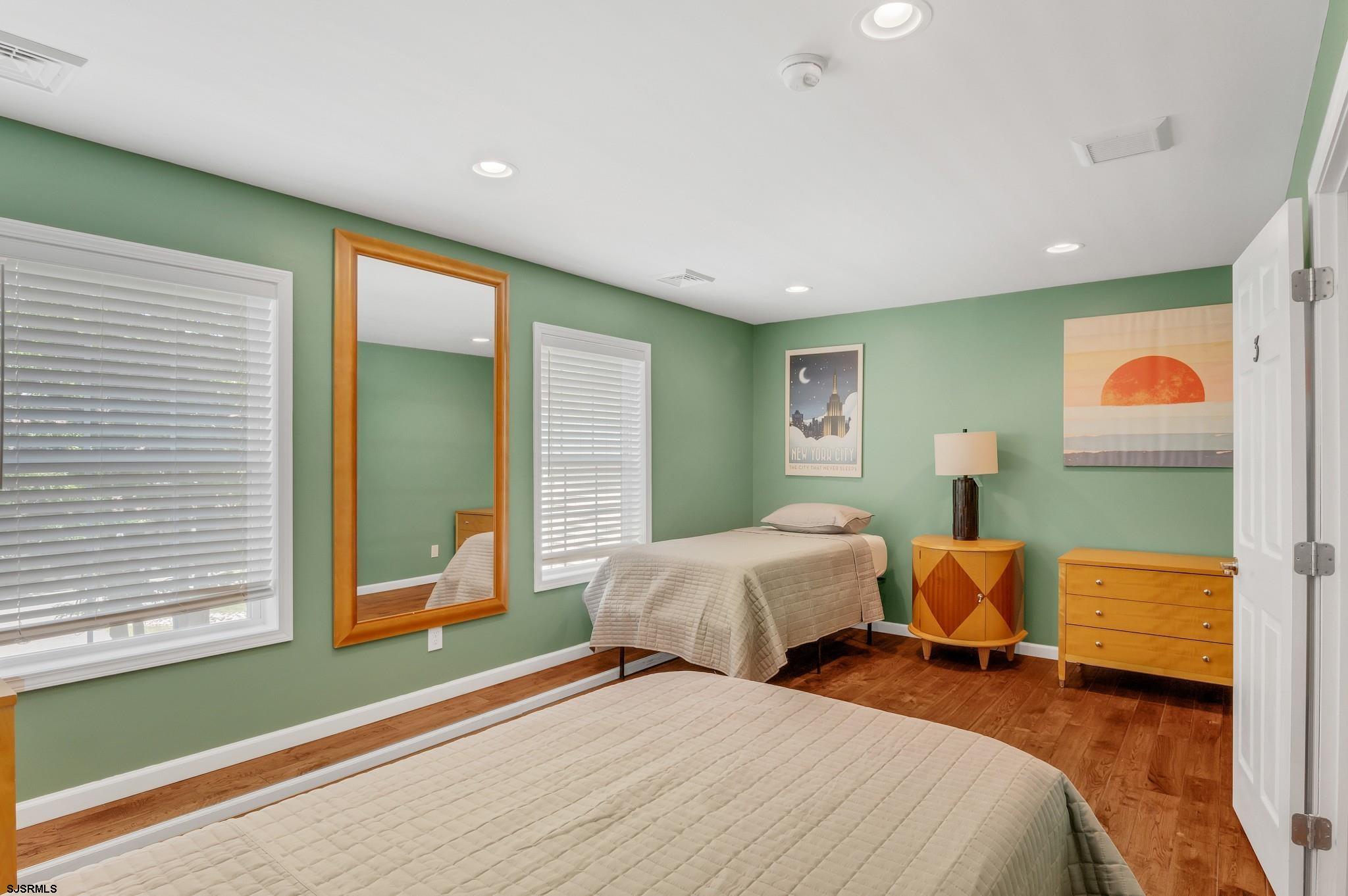 Egg Harbor Township, New Jersey 08234, United States, 8 Bedrooms Bedrooms, ,6 BathroomsBathrooms,Residential,Active,233198