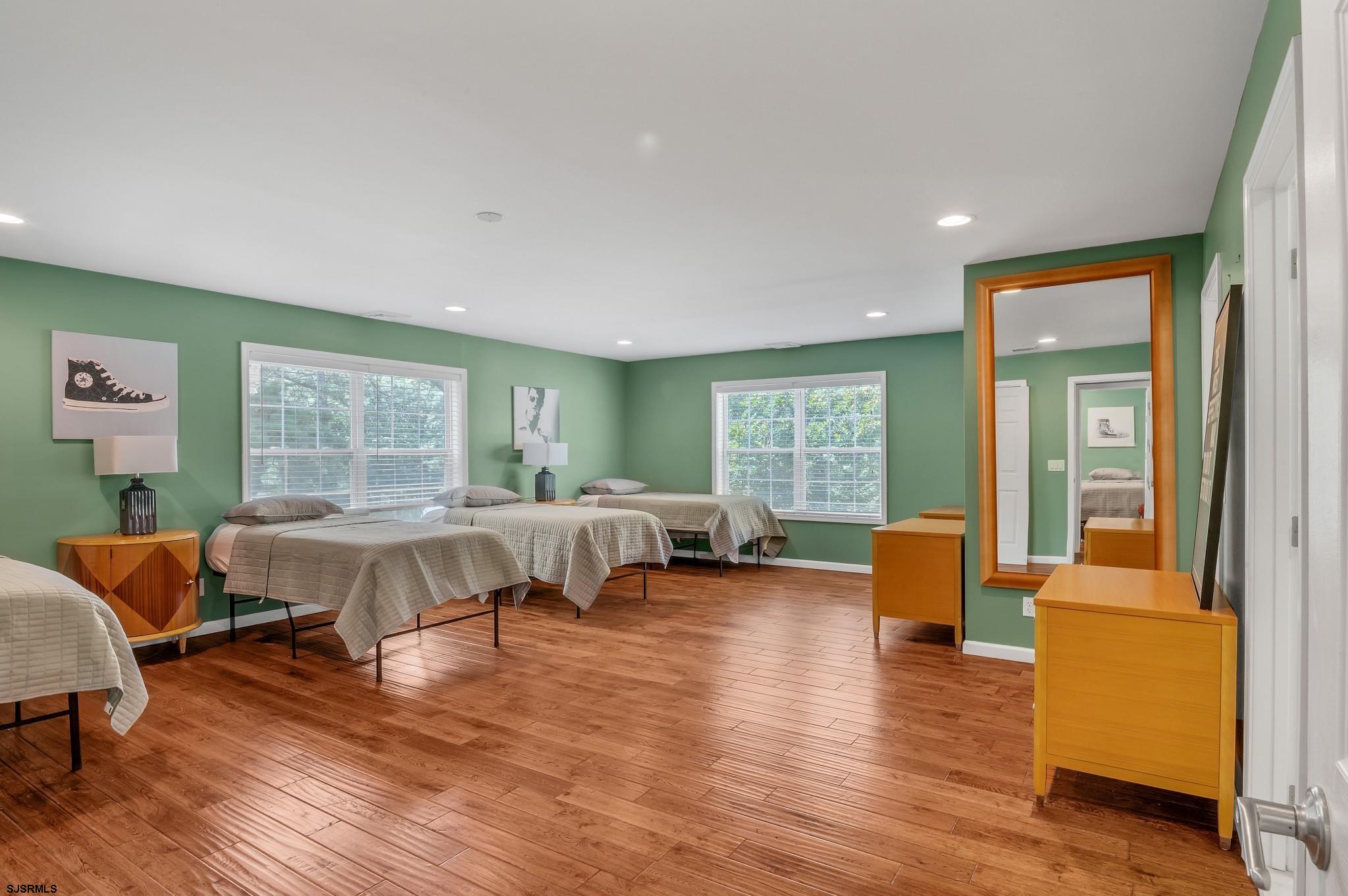 Egg Harbor Township, New Jersey 08234, United States, 8 Bedrooms Bedrooms, ,6 BathroomsBathrooms,Residential,Active,233198