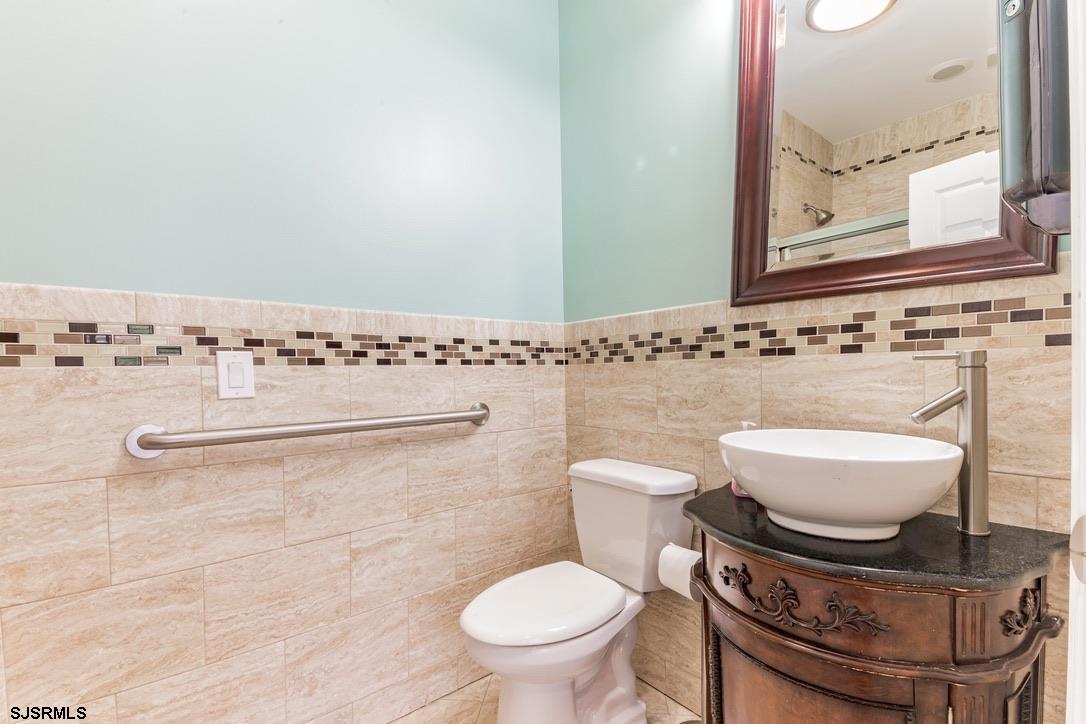 Egg Harbor Township, New Jersey 08234, United States, 8 Bedrooms Bedrooms, ,6 BathroomsBathrooms,Residential,Active,233198