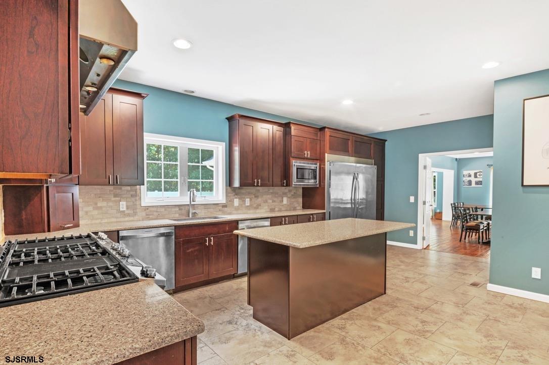 Egg Harbor Township, New Jersey 08234, United States, 8 Bedrooms Bedrooms, ,6 BathroomsBathrooms,Residential,Active,233198