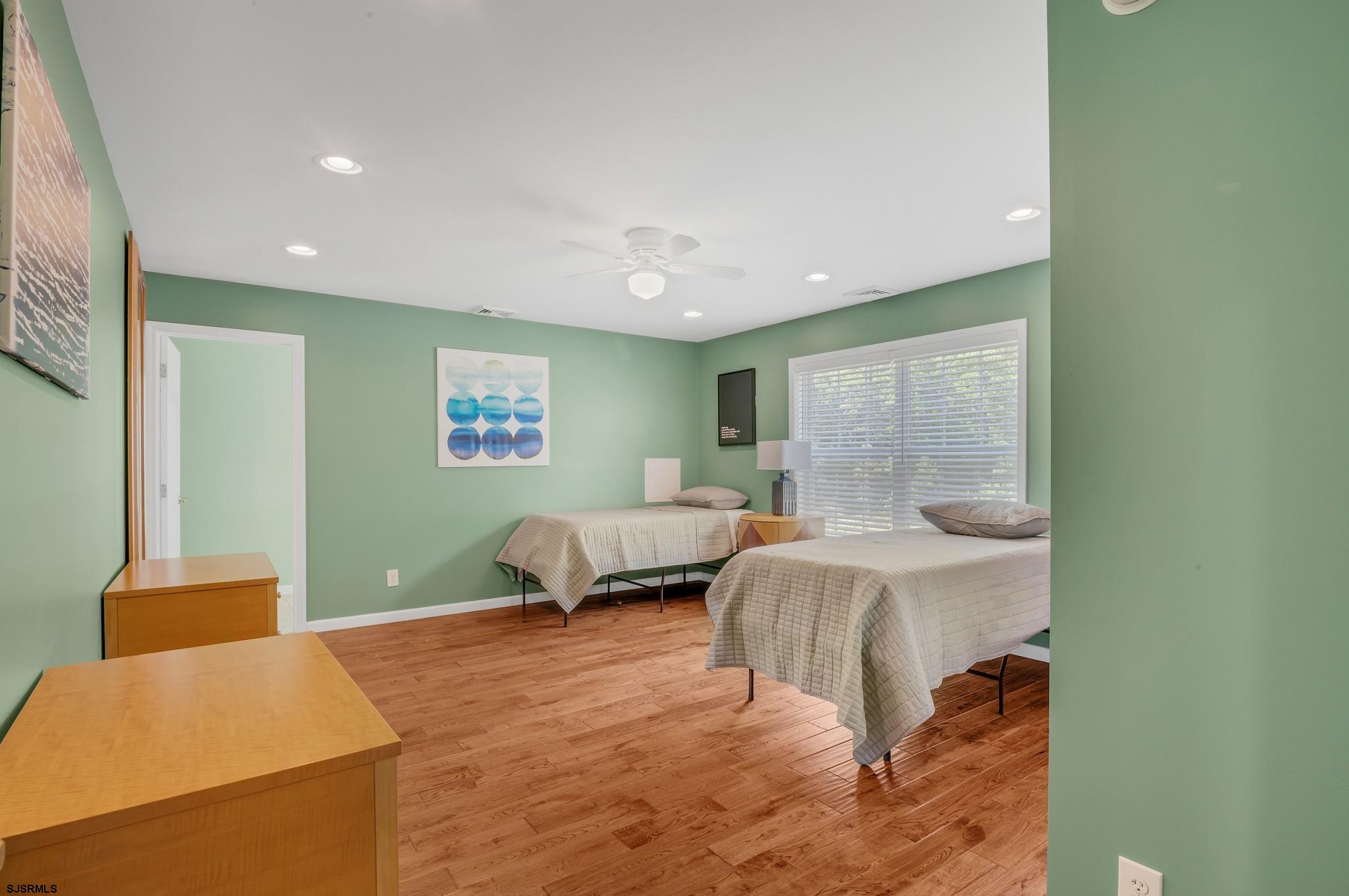 Egg Harbor Township, New Jersey 08234, United States, 8 Bedrooms Bedrooms, ,6 BathroomsBathrooms,Residential,Active,233198