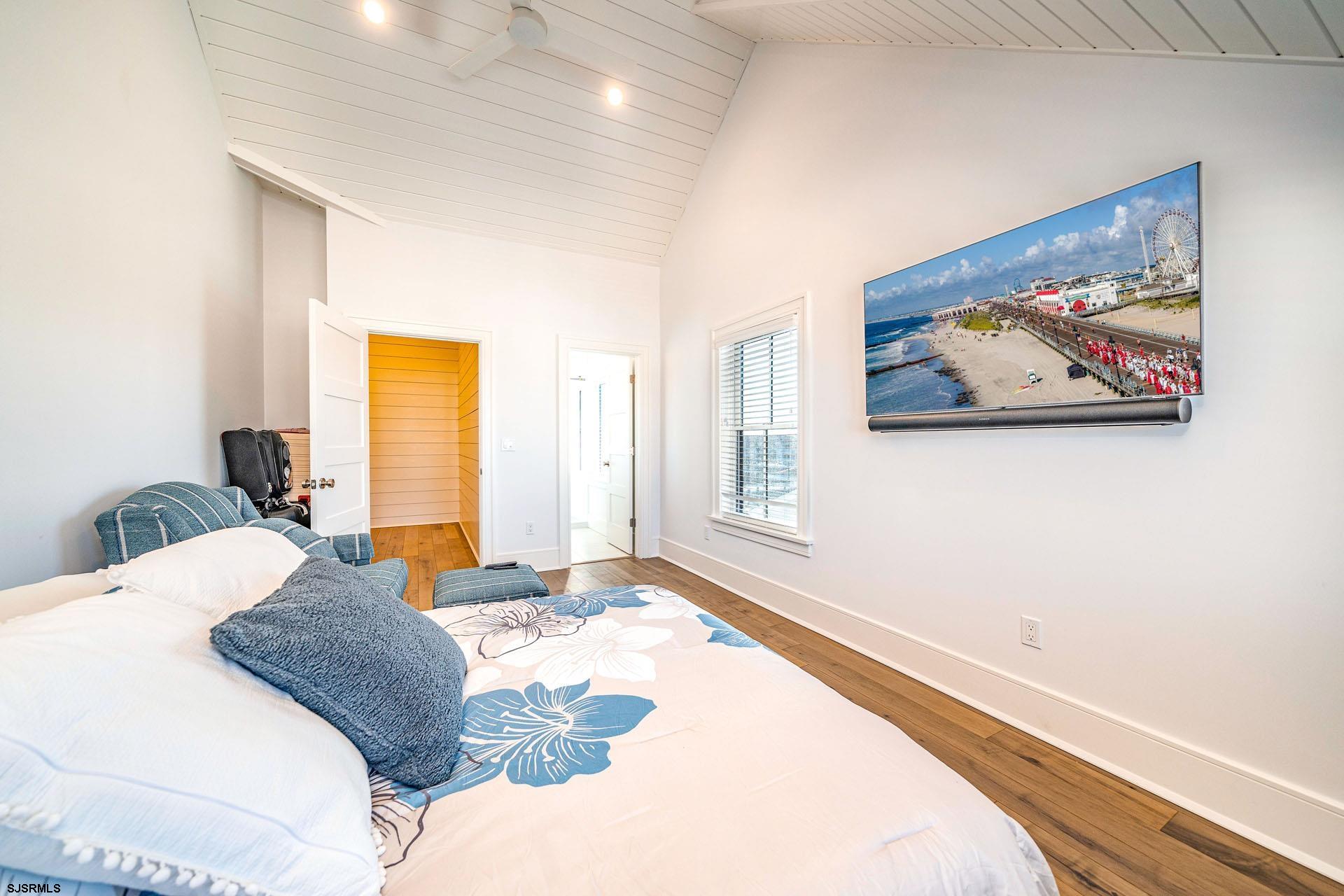 Ocean City, New Jersey 08226, United States, 6 Bedrooms Bedrooms, ,7 BathroomsBathrooms,Residential,Active,10305