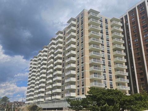 Photo of 101 S Plaza Pl #813, Atlantic City, NJ 08401 (MLS # 606876)