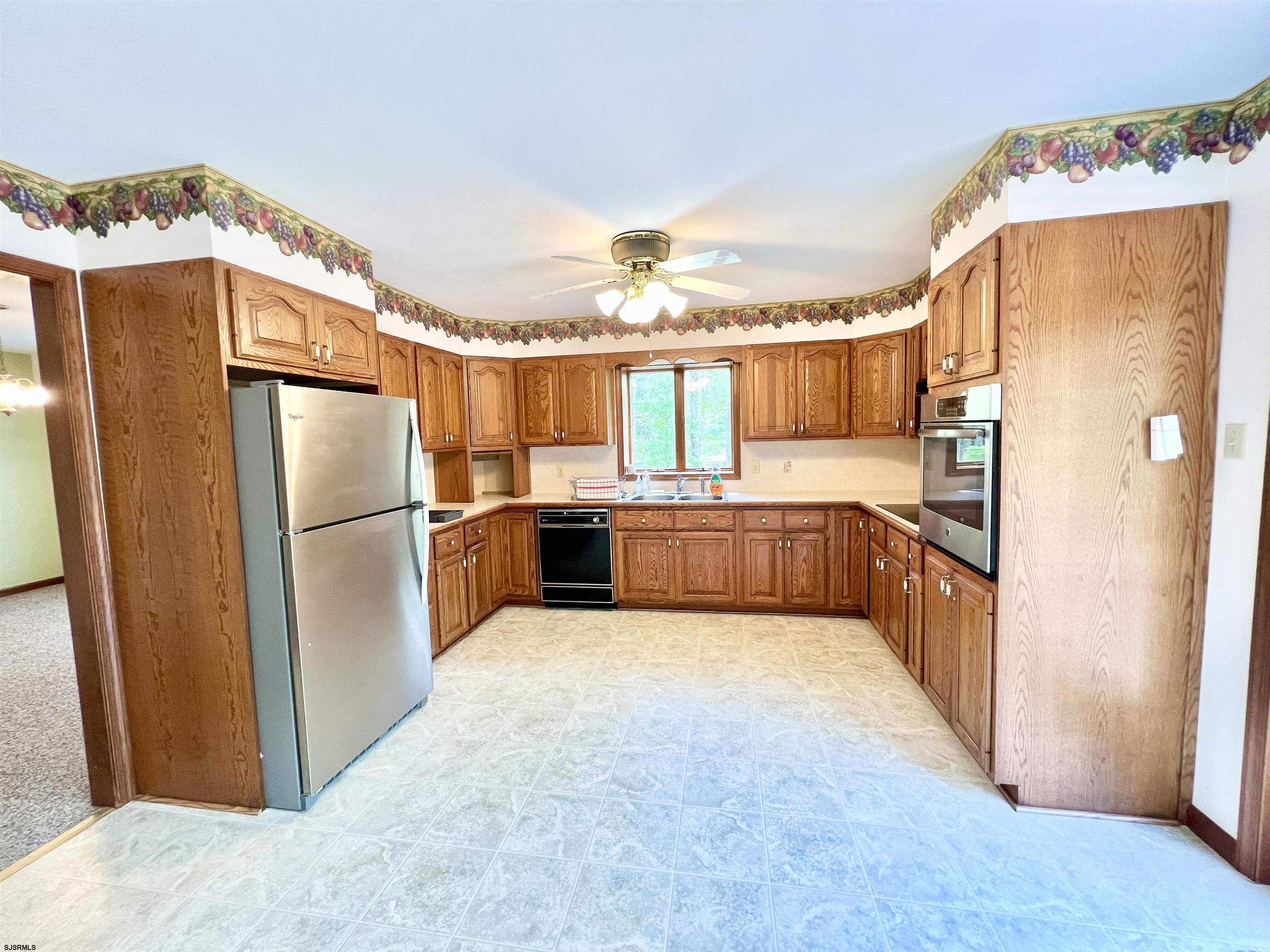 Petersburg, New Jersey 08270, United States, 4 Bedrooms Bedrooms, ,3 BathroomsBathrooms,Residential,Active,126804