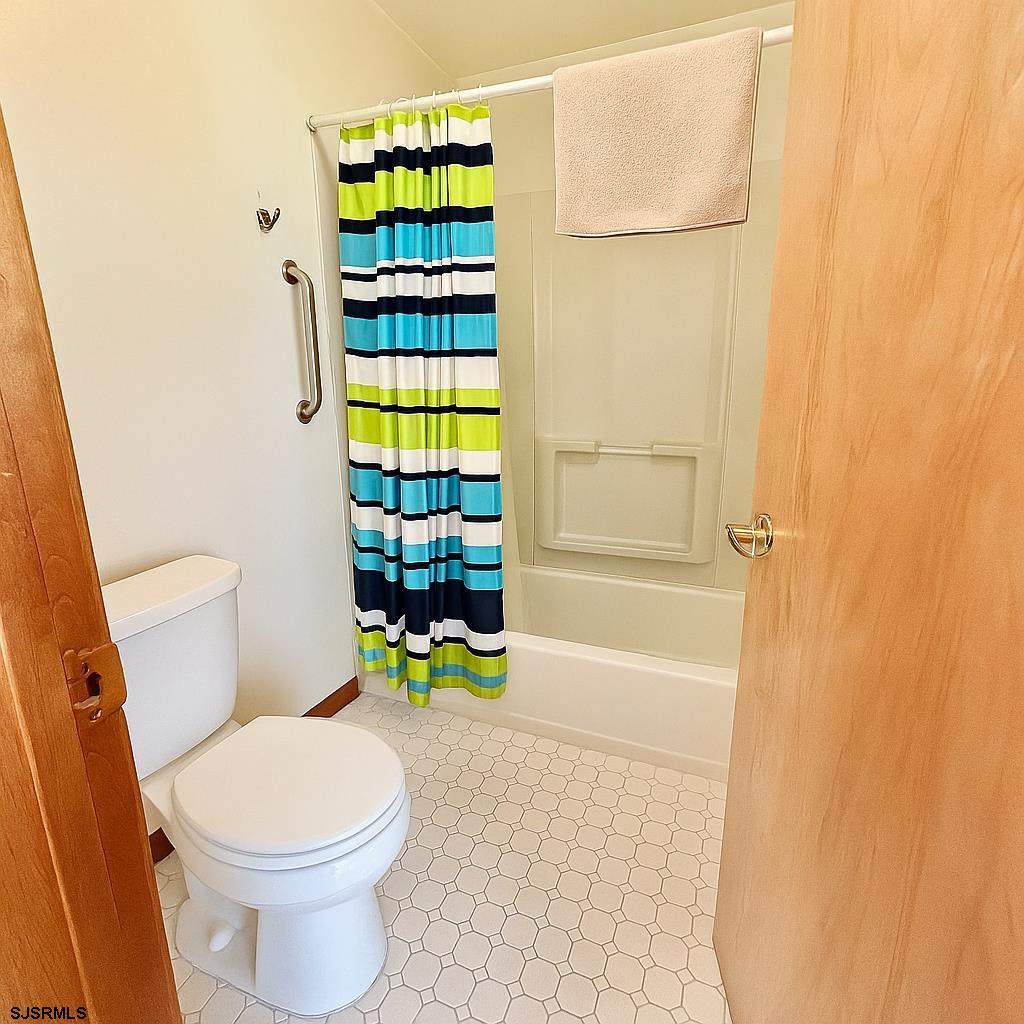 Petersburg, New Jersey 08270, United States, 4 Bedrooms Bedrooms, ,3 BathroomsBathrooms,Residential,Active,126804