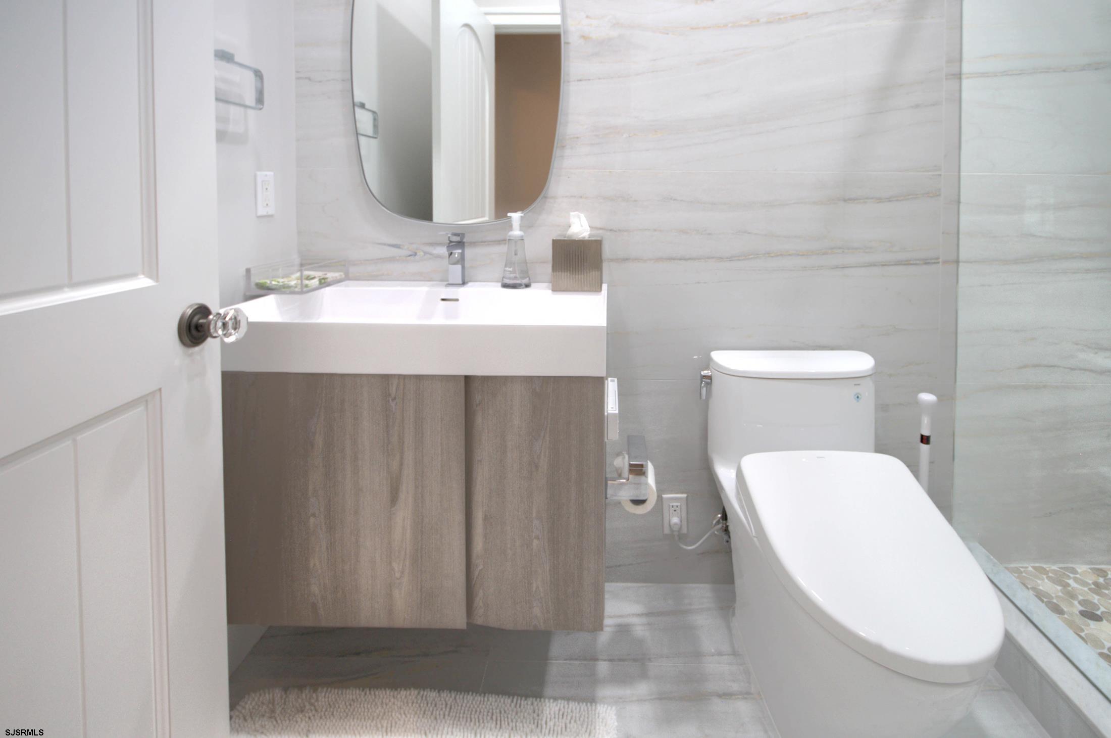 Margate, New Jersey 08402, United States, 6 Bedrooms Bedrooms, ,5 BathroomsBathrooms,Residential,Active,193555