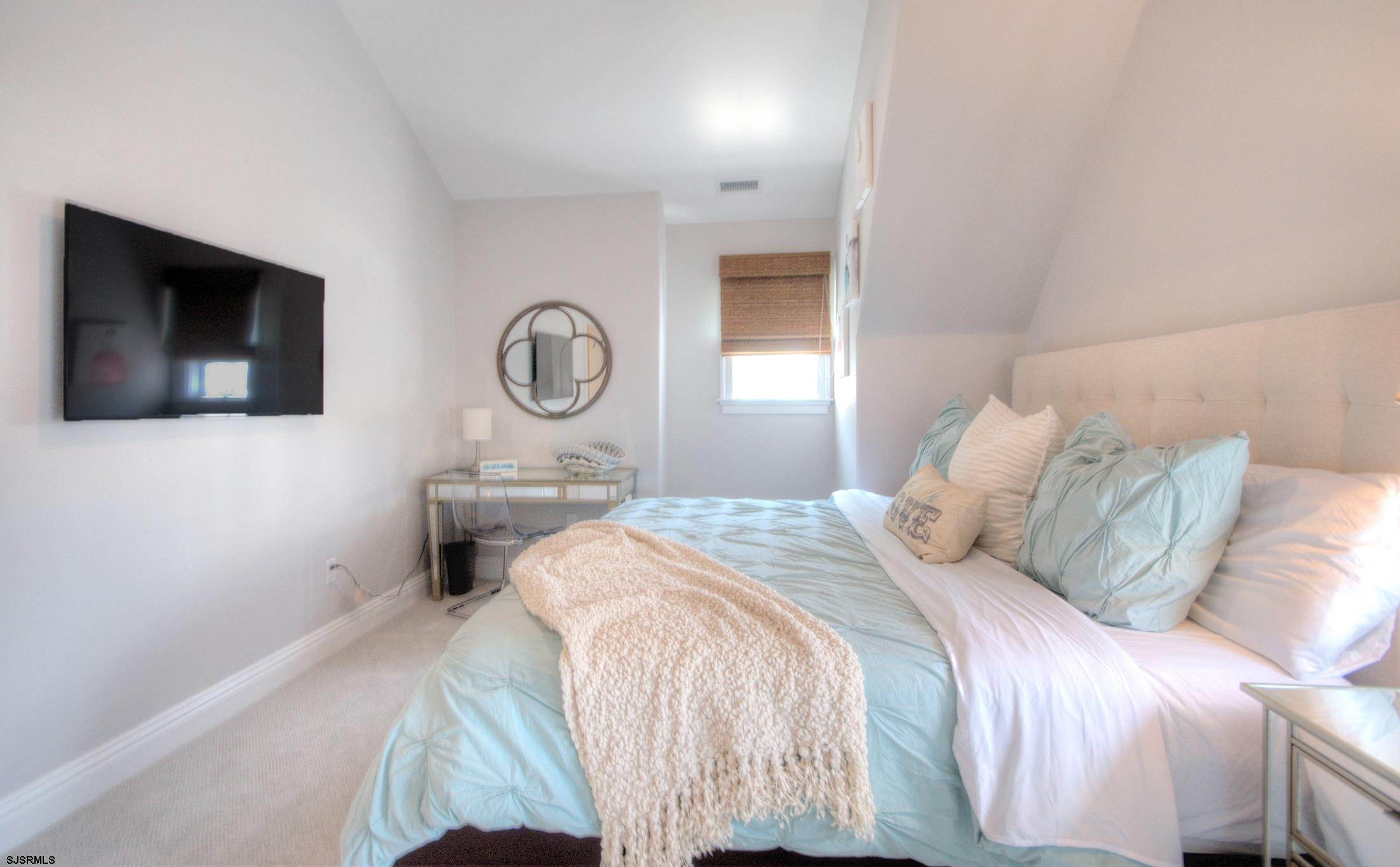 Margate, New Jersey 08402, United States, 6 Bedrooms Bedrooms, ,5 BathroomsBathrooms,Residential,Active,193555