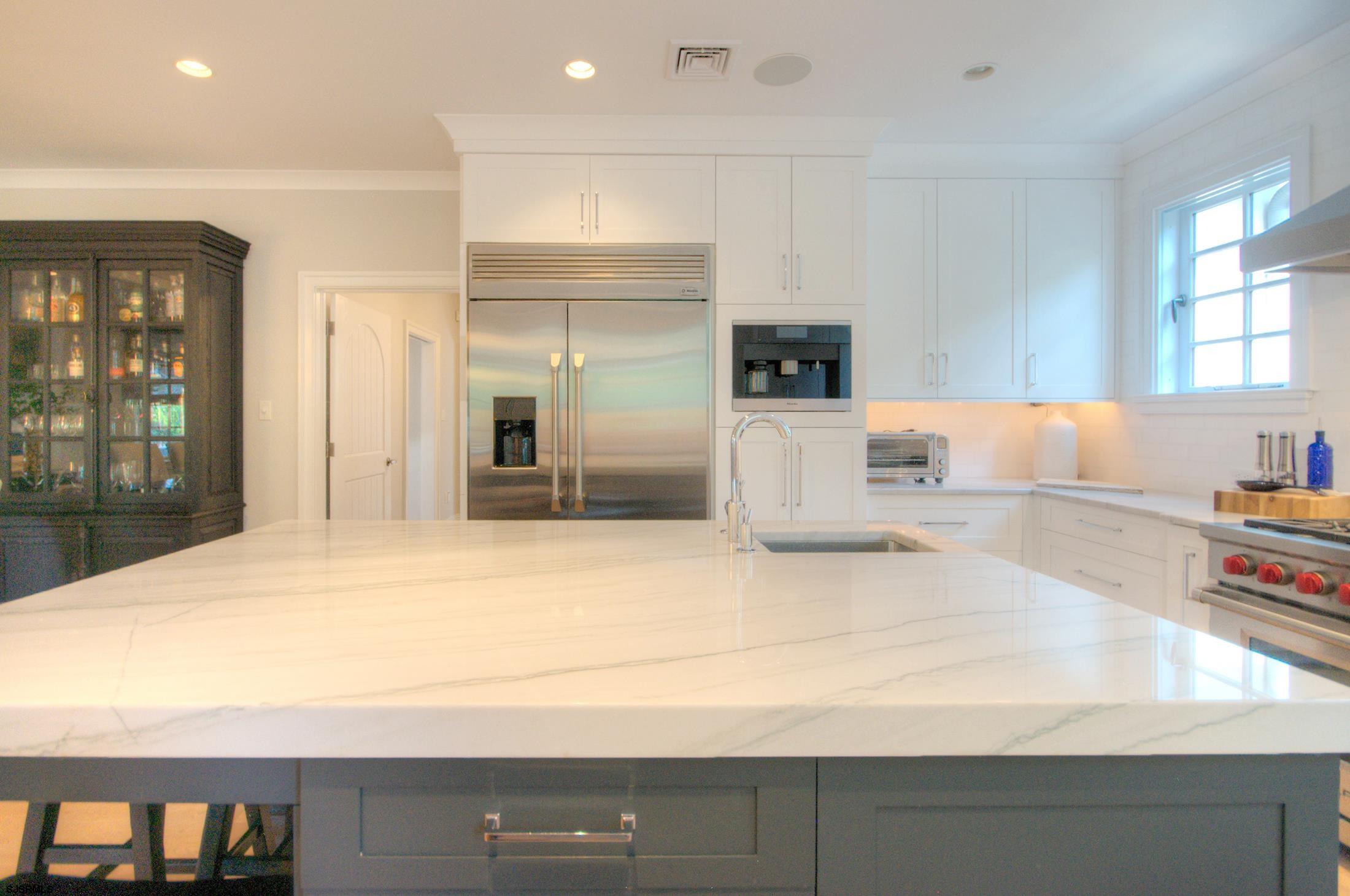 Margate, New Jersey 08402, United States, 6 Bedrooms Bedrooms, ,5 BathroomsBathrooms,Residential,Active,193555