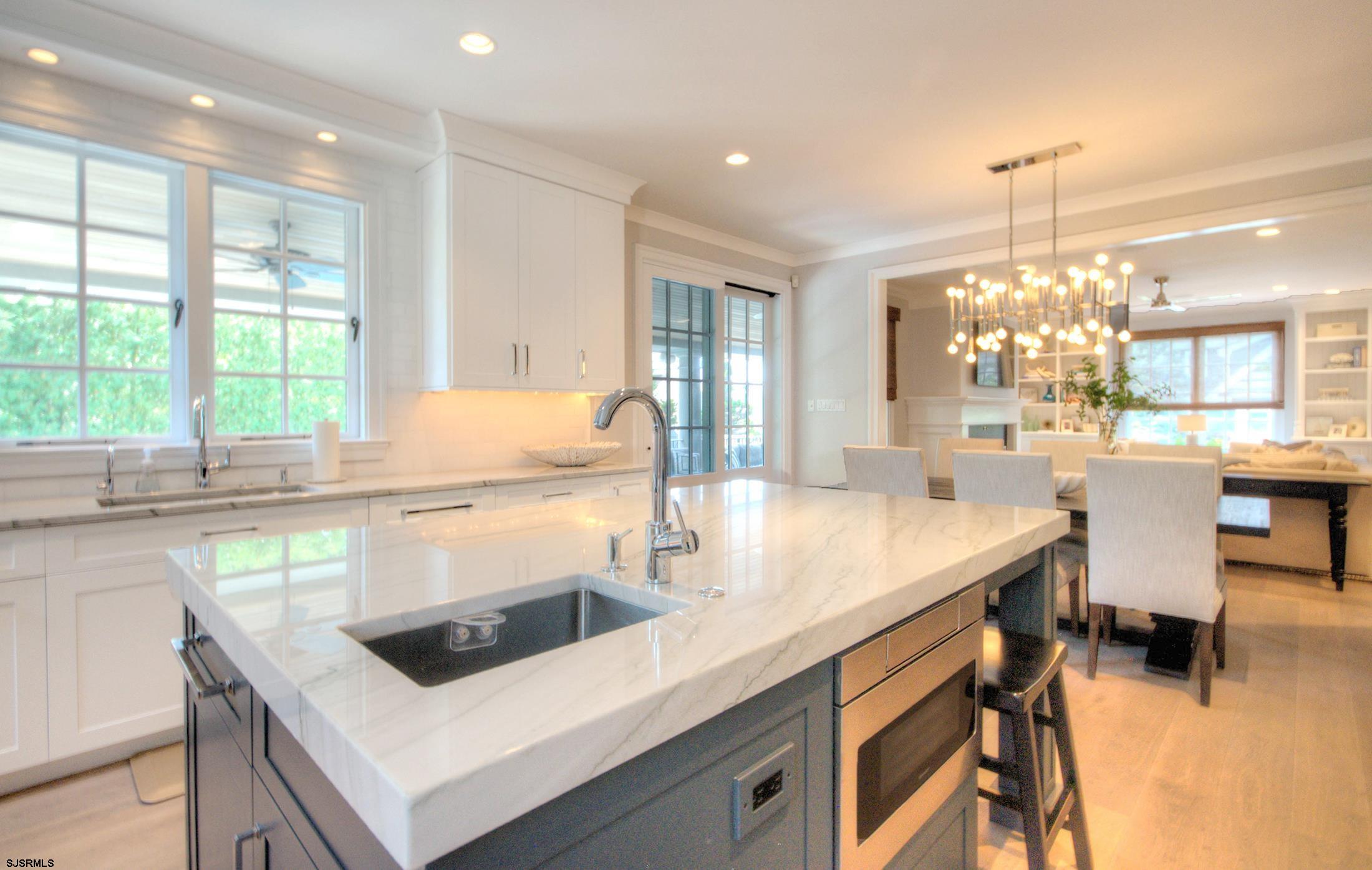 Margate, New Jersey 08402, United States, 6 Bedrooms Bedrooms, ,5 BathroomsBathrooms,Residential,Active,193555