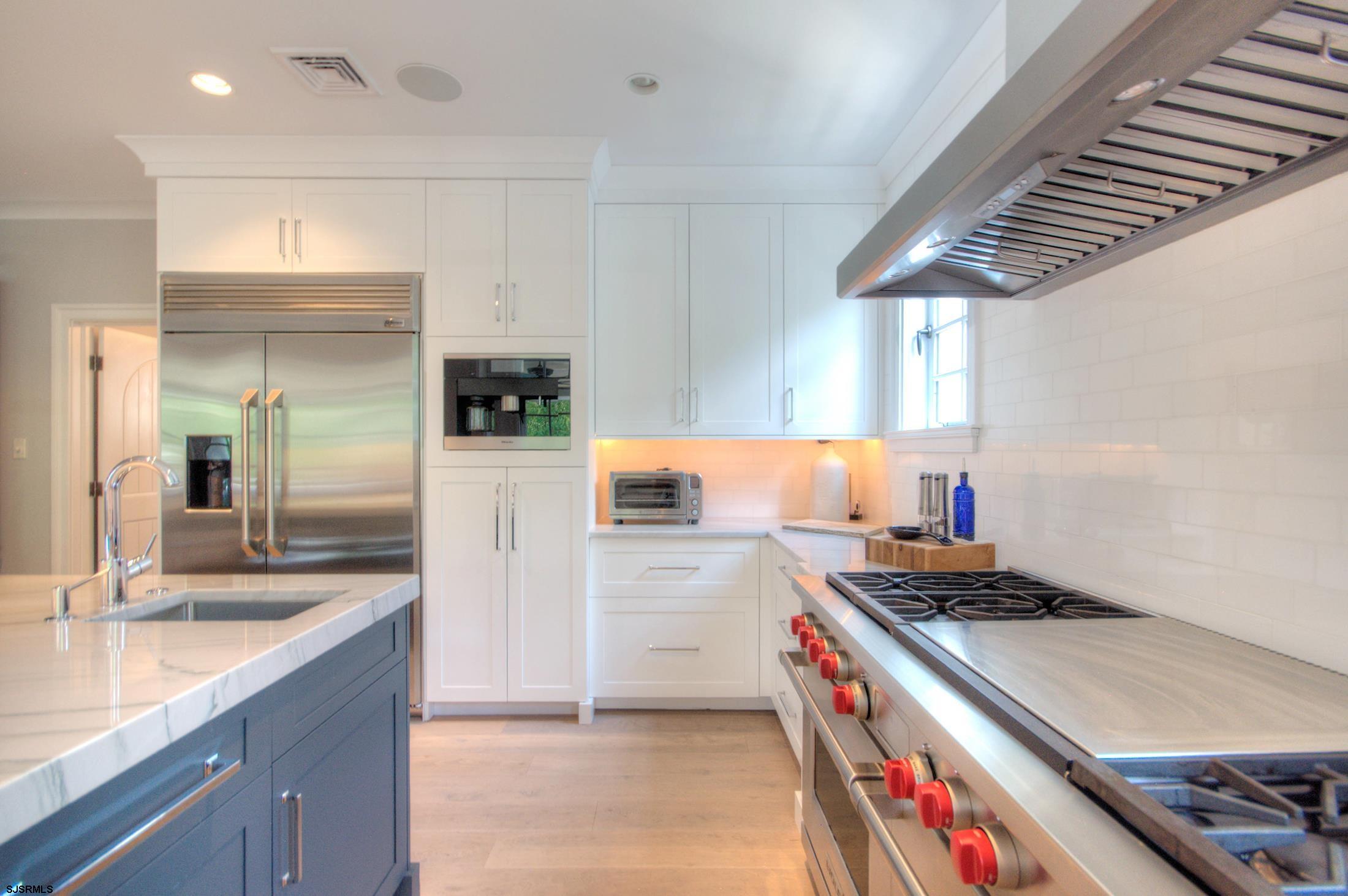 Margate, New Jersey 08402, United States, 6 Bedrooms Bedrooms, ,5 BathroomsBathrooms,Residential,Active,193555