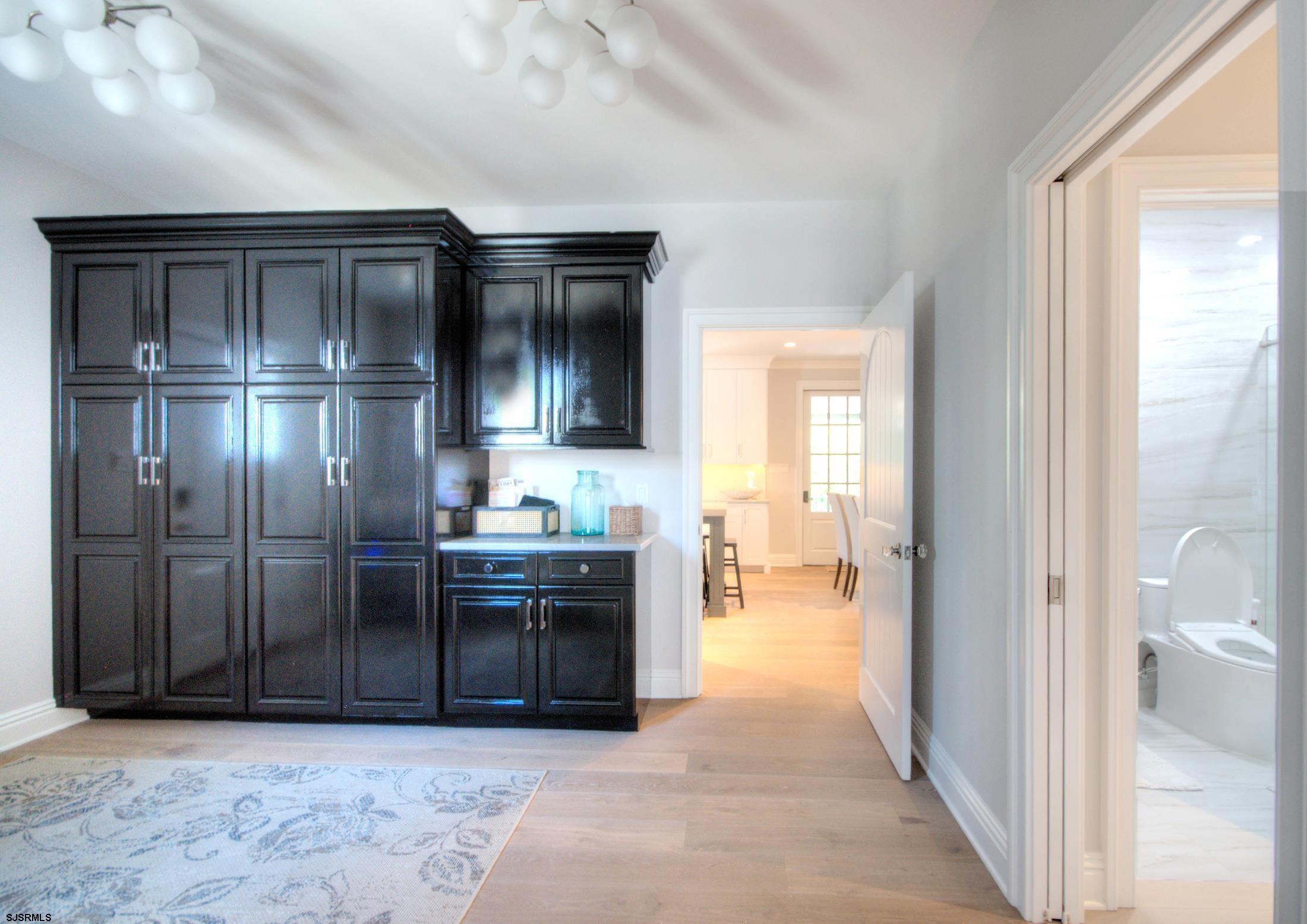 Margate, New Jersey 08402, United States, 6 Bedrooms Bedrooms, ,5 BathroomsBathrooms,Residential,Active,193555