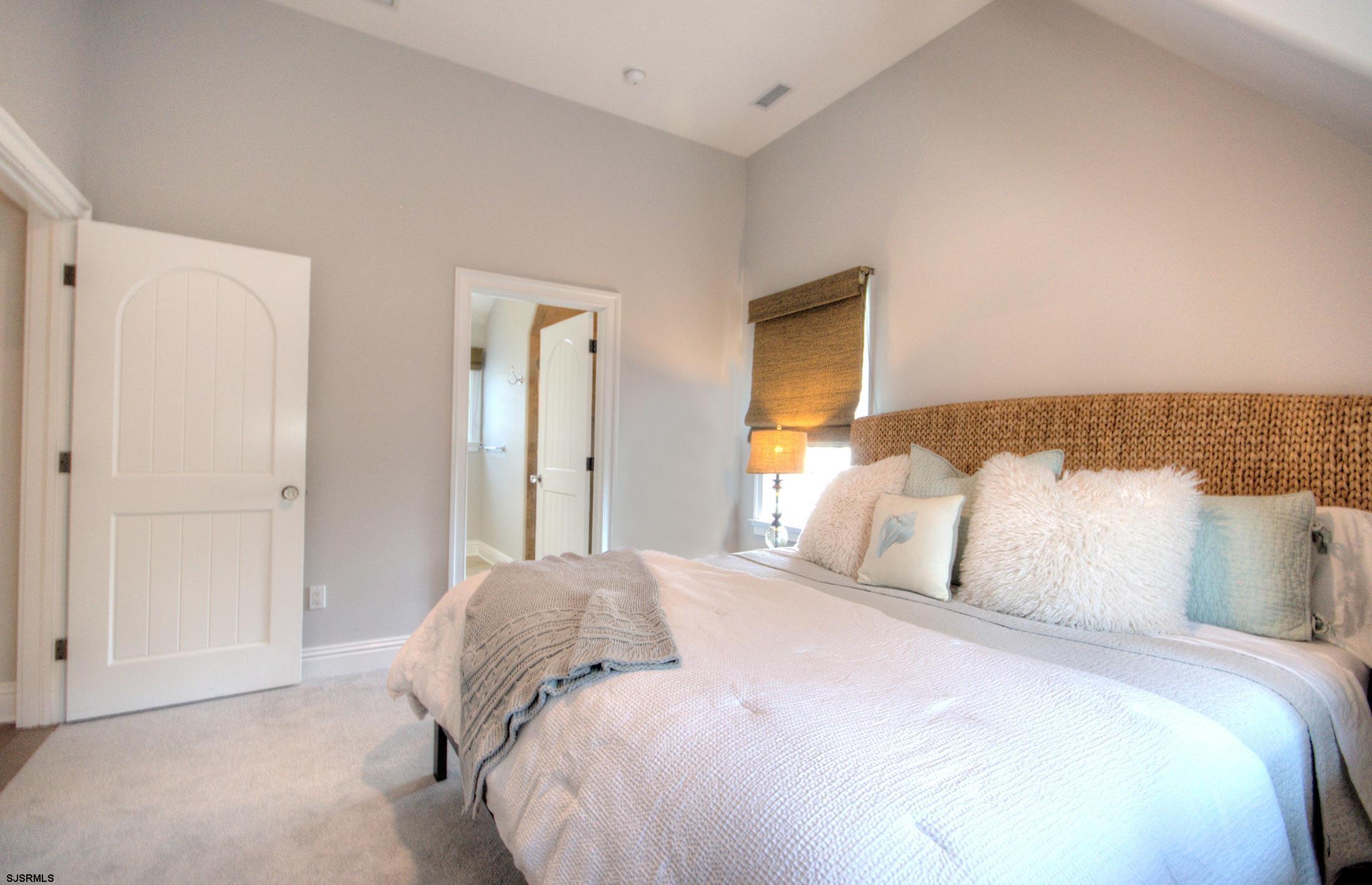 Margate, New Jersey 08402, United States, 6 Bedrooms Bedrooms, ,5 BathroomsBathrooms,Residential,Active,193555