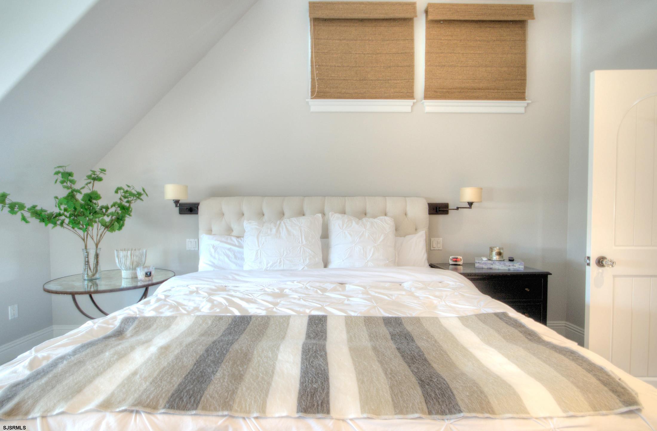 Margate, New Jersey 08402, United States, 6 Bedrooms Bedrooms, ,5 BathroomsBathrooms,Residential,Active,193555