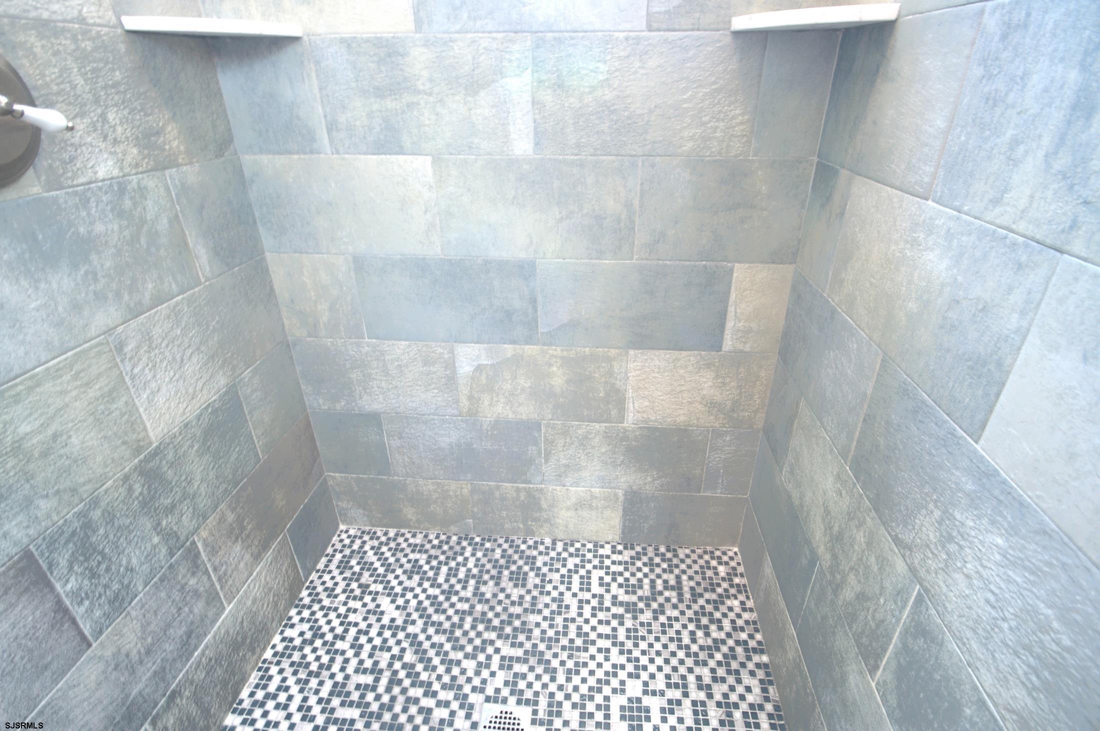 Margate, New Jersey 08402, United States, 6 Bedrooms Bedrooms, ,5 BathroomsBathrooms,Residential,Active,193555