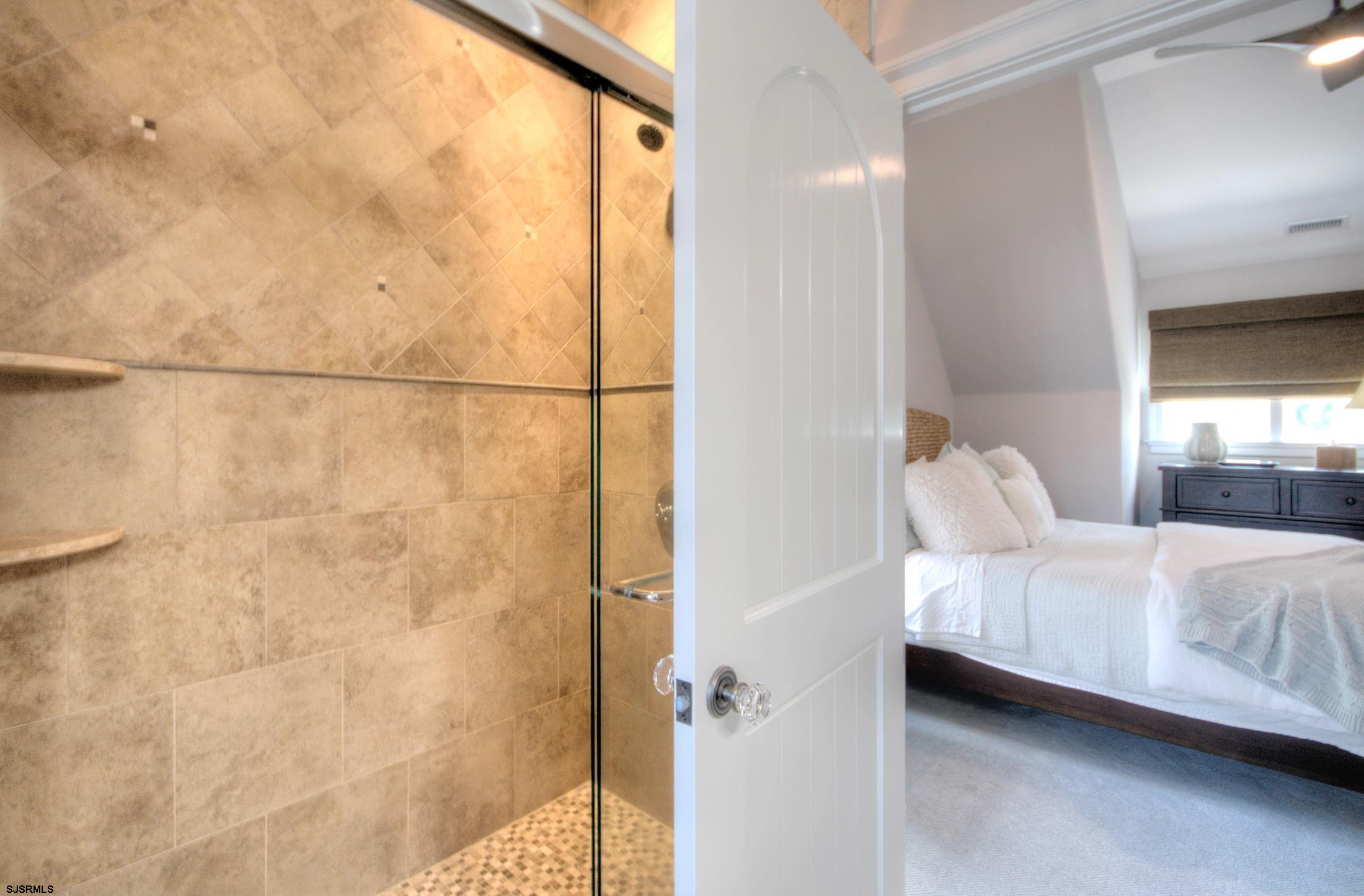 Margate, New Jersey 08402, United States, 6 Bedrooms Bedrooms, ,5 BathroomsBathrooms,Residential,Active,193555