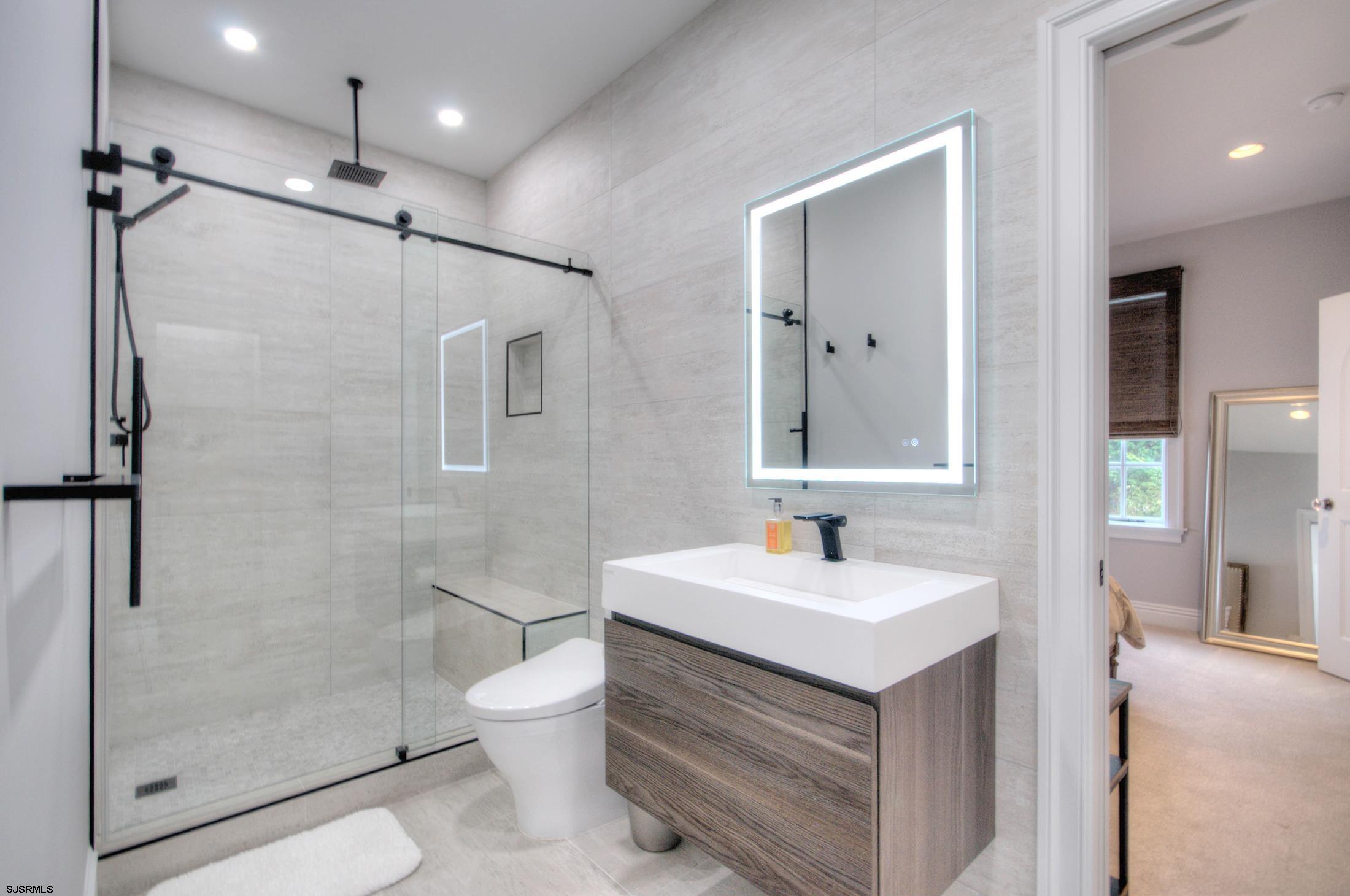 Margate, New Jersey 08402, United States, 6 Bedrooms Bedrooms, ,5 BathroomsBathrooms,Residential,Active,193555