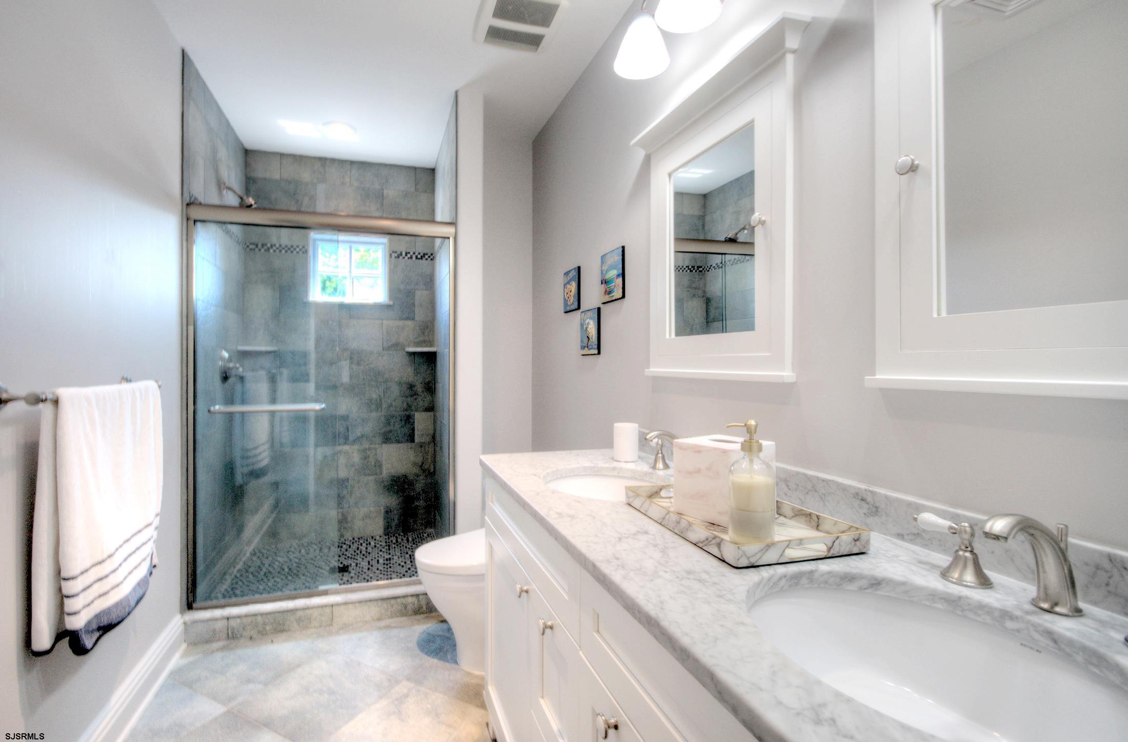 Margate, New Jersey 08402, United States, 6 Bedrooms Bedrooms, ,5 BathroomsBathrooms,Residential,Active,193555