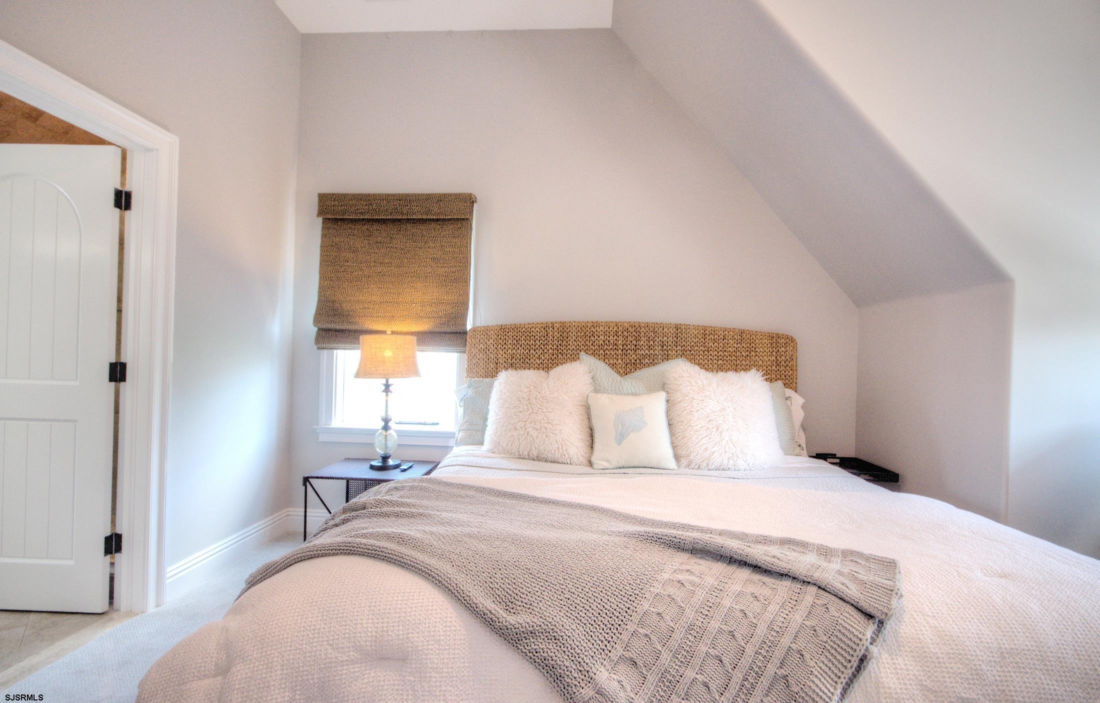 Margate, New Jersey 08402, United States, 6 Bedrooms Bedrooms, ,5 BathroomsBathrooms,Residential,Active,193555