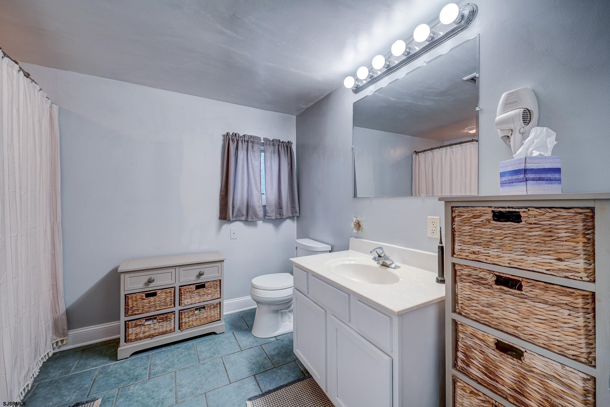 Petersburg, New Jersey 08270, United States, 4 Bedrooms Bedrooms, ,3 BathroomsBathrooms,Residential,Active,154027