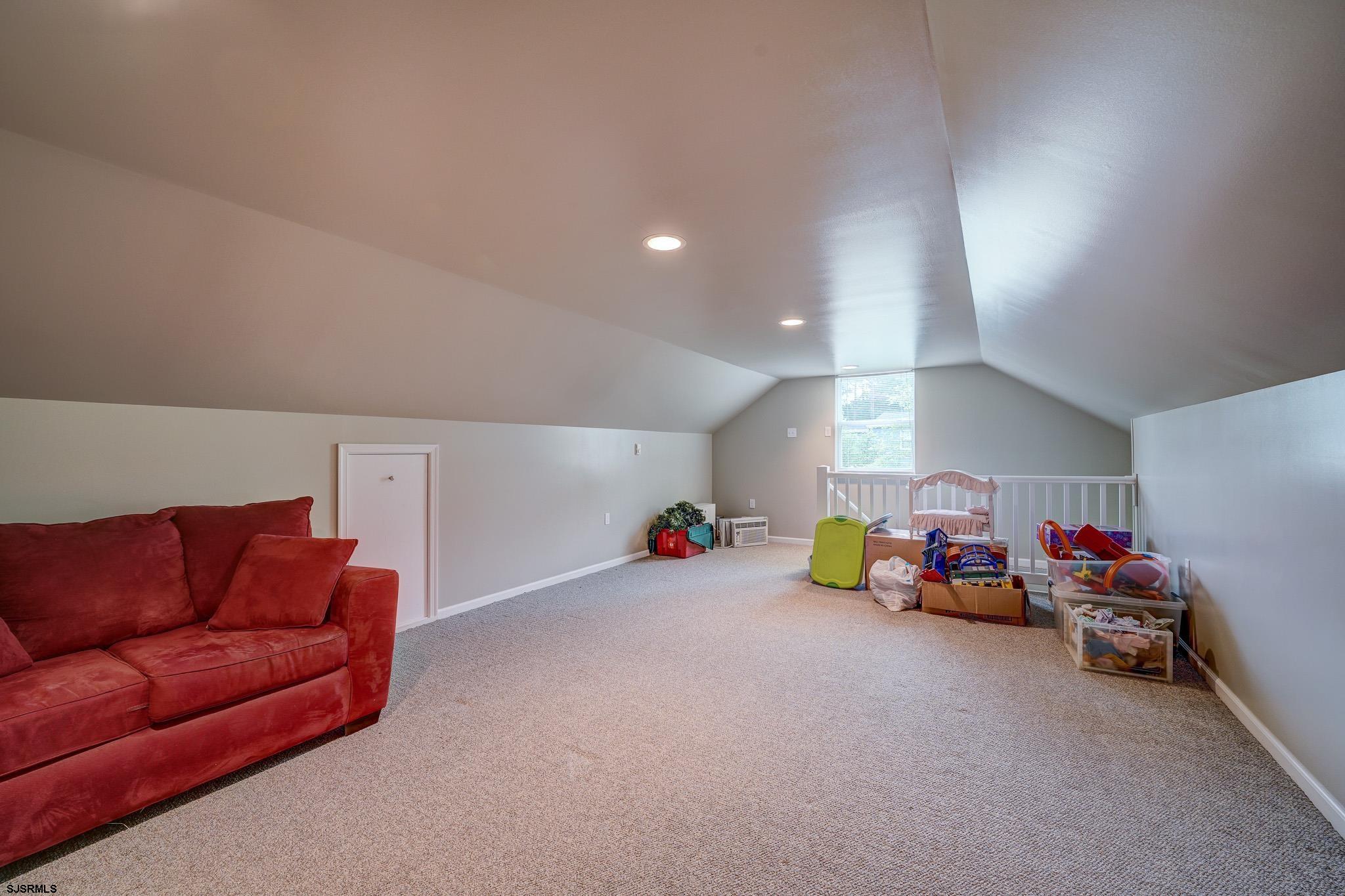 Petersburg, New Jersey 08270, United States, 4 Bedrooms Bedrooms, ,3 BathroomsBathrooms,Residential,Active,154027