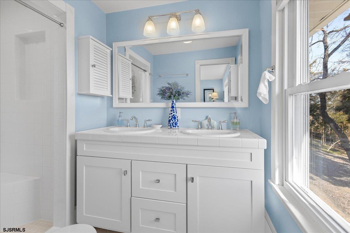 New Gretna, New Jersey 08087, United States, 4 Bedrooms Bedrooms, ,3 BathroomsBathrooms,Residential,Active,130706