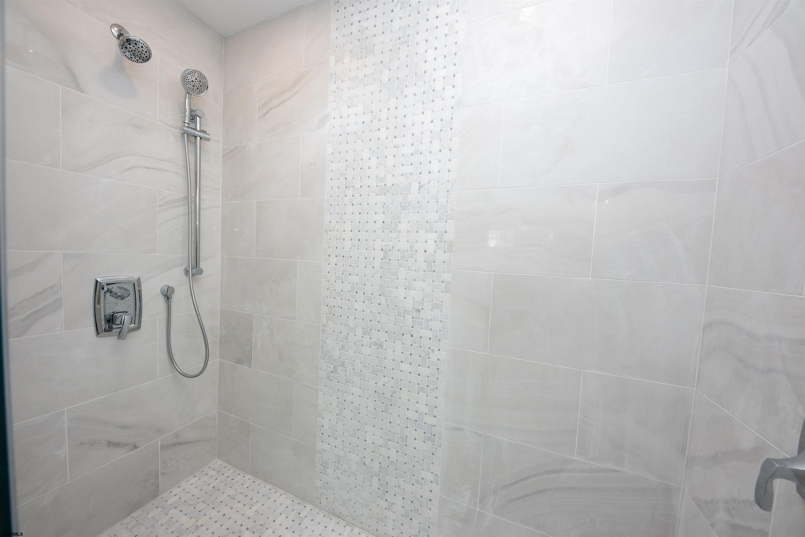 Ocean City, New Jersey 08226, United States, 5 Bedrooms Bedrooms, ,6 BathroomsBathrooms,Residential,Active,84577