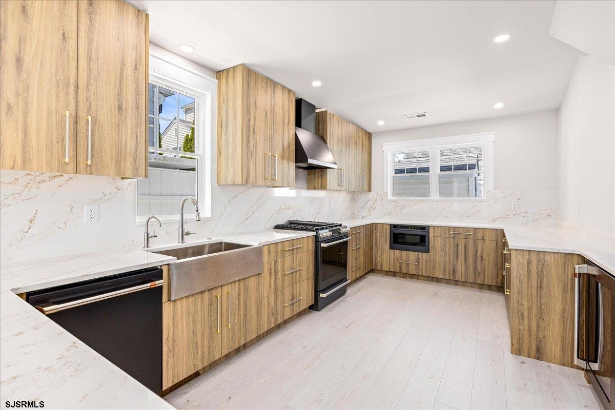 Margate, New Jersey 08402, United States, 4 Bedrooms Bedrooms, ,3 BathroomsBathrooms,Residential,Active,118744