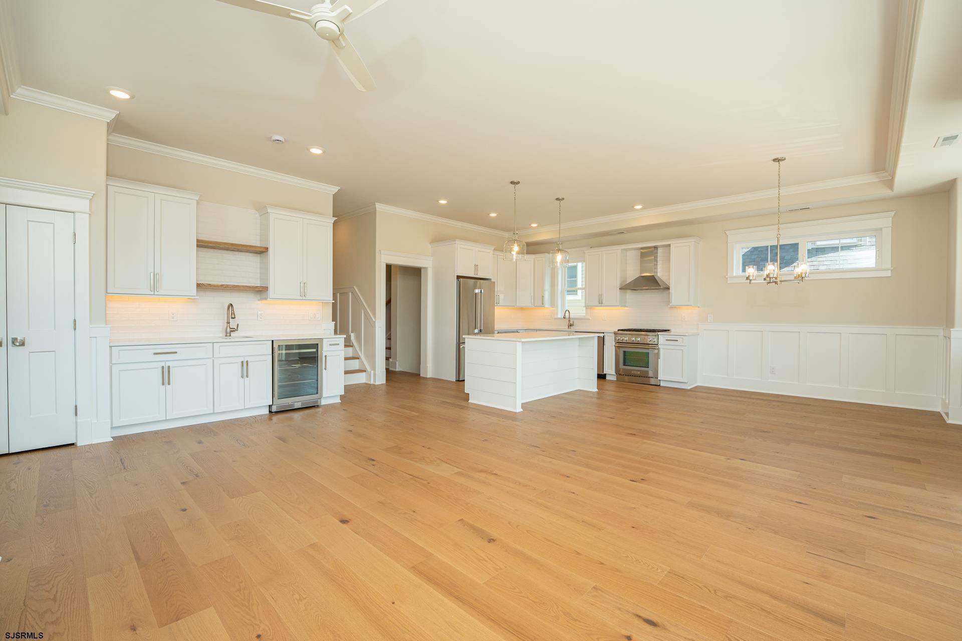 829 Unit B St Charles B