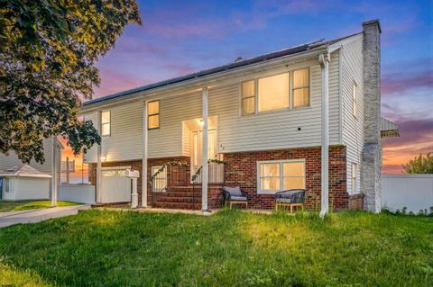 Photo of 49 Delaware AVE, Penns Grove Borough, NJ 08069 (MLS # 608954)