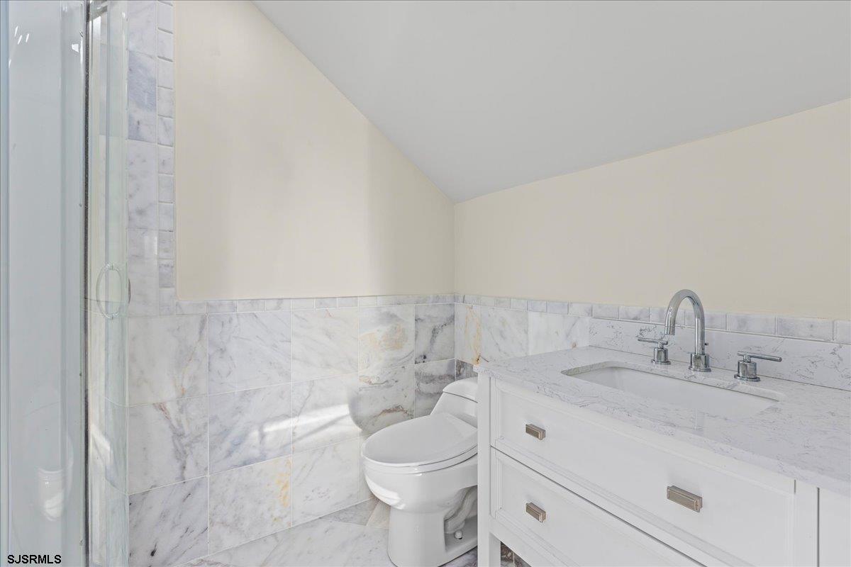 Ventnor, New Jersey 08406, United States, 6 Bedrooms Bedrooms, ,5 BathroomsBathrooms,Residential,Active,17370