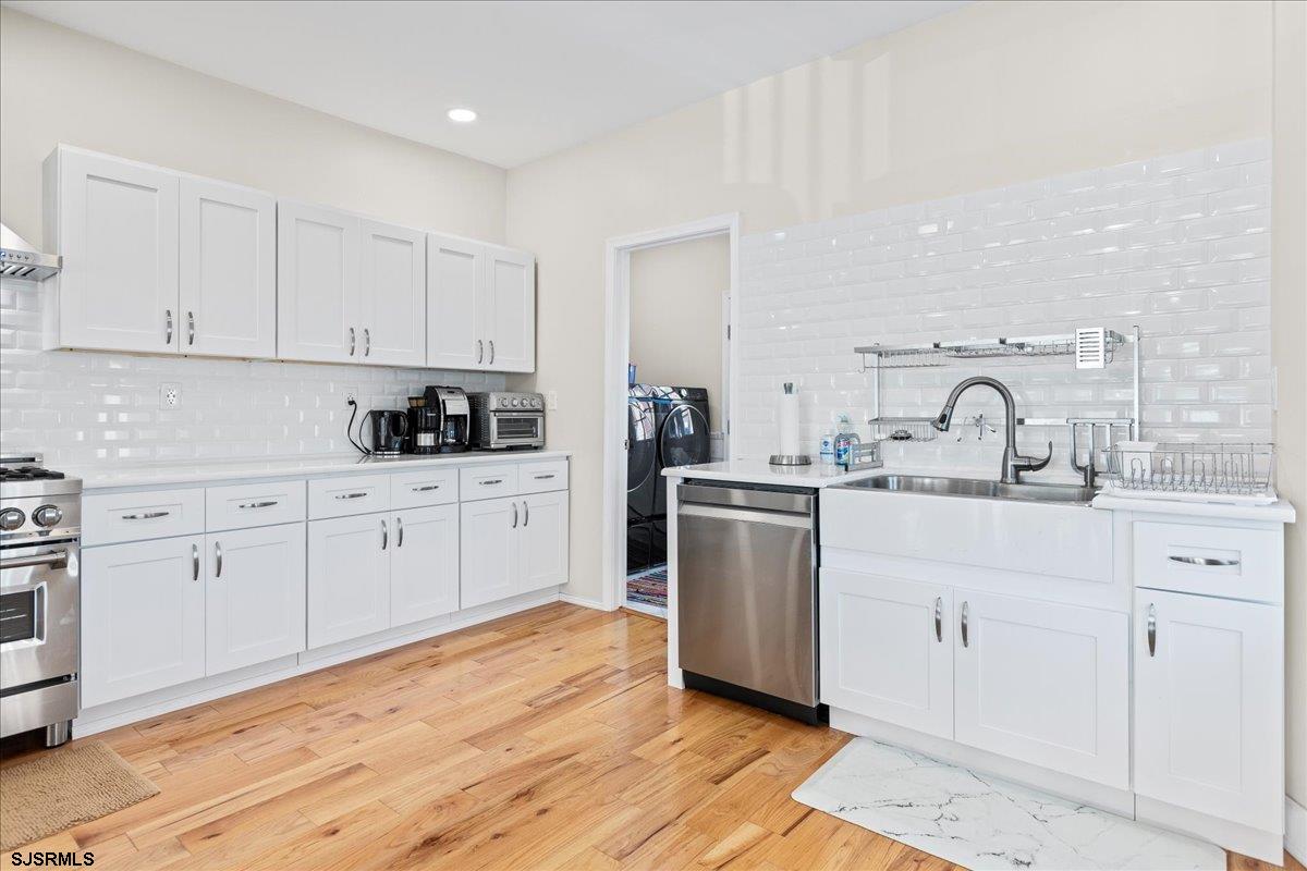 Ventnor, New Jersey 08406, United States, 6 Bedrooms Bedrooms, ,5 BathroomsBathrooms,Residential,Active,17370