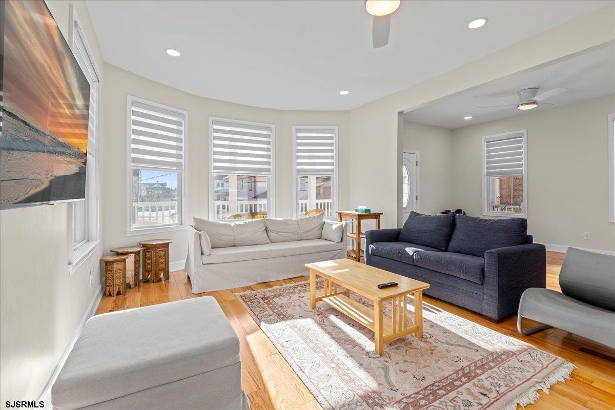 Ventnor, New Jersey 08406, United States, 6 Bedrooms Bedrooms, ,5 BathroomsBathrooms,Residential,Active,17370